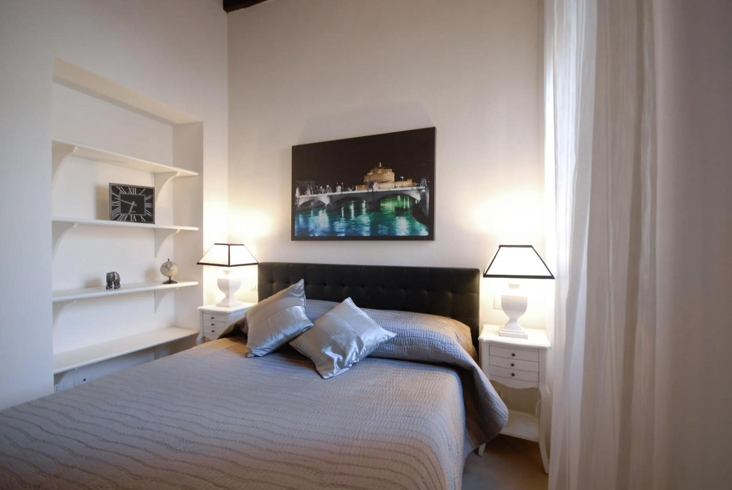 Bed in Easydomus Rome