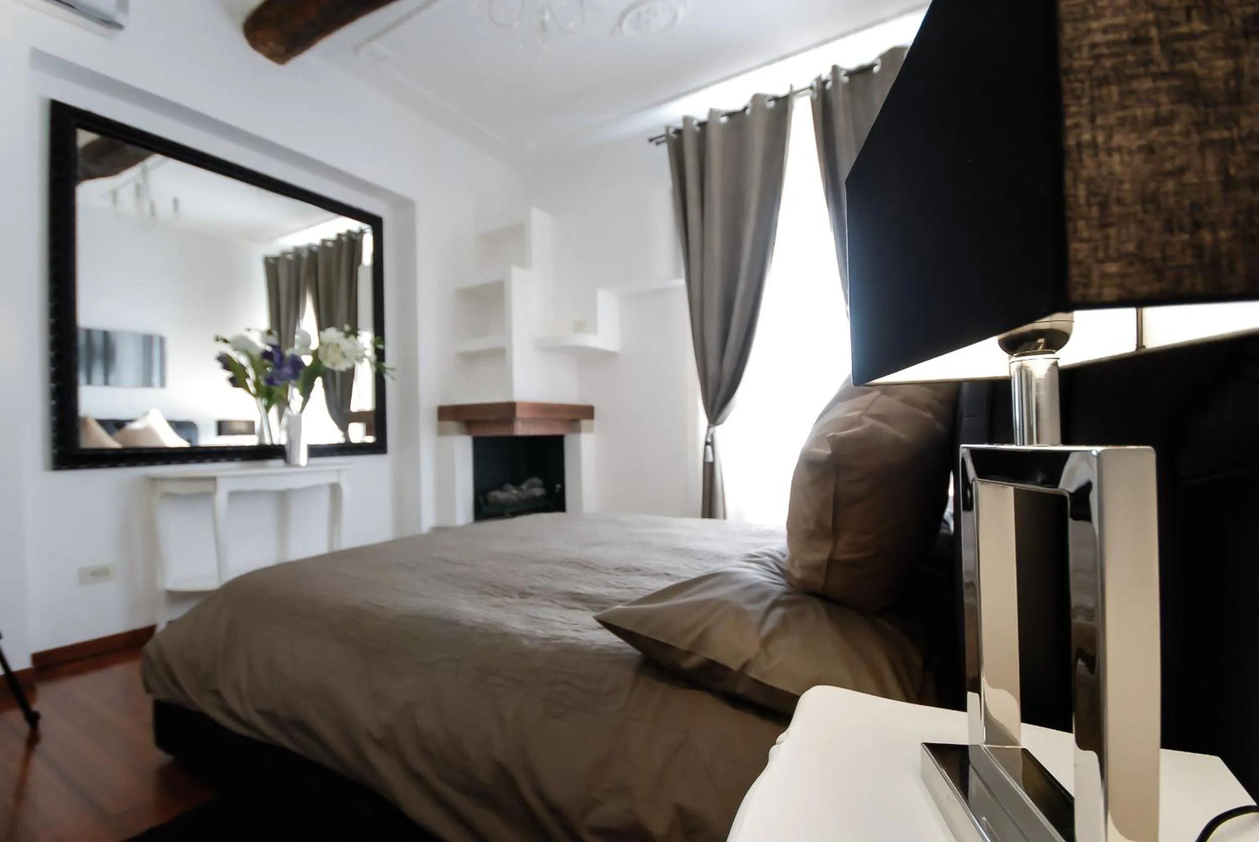 Bed in Easydomus Rome