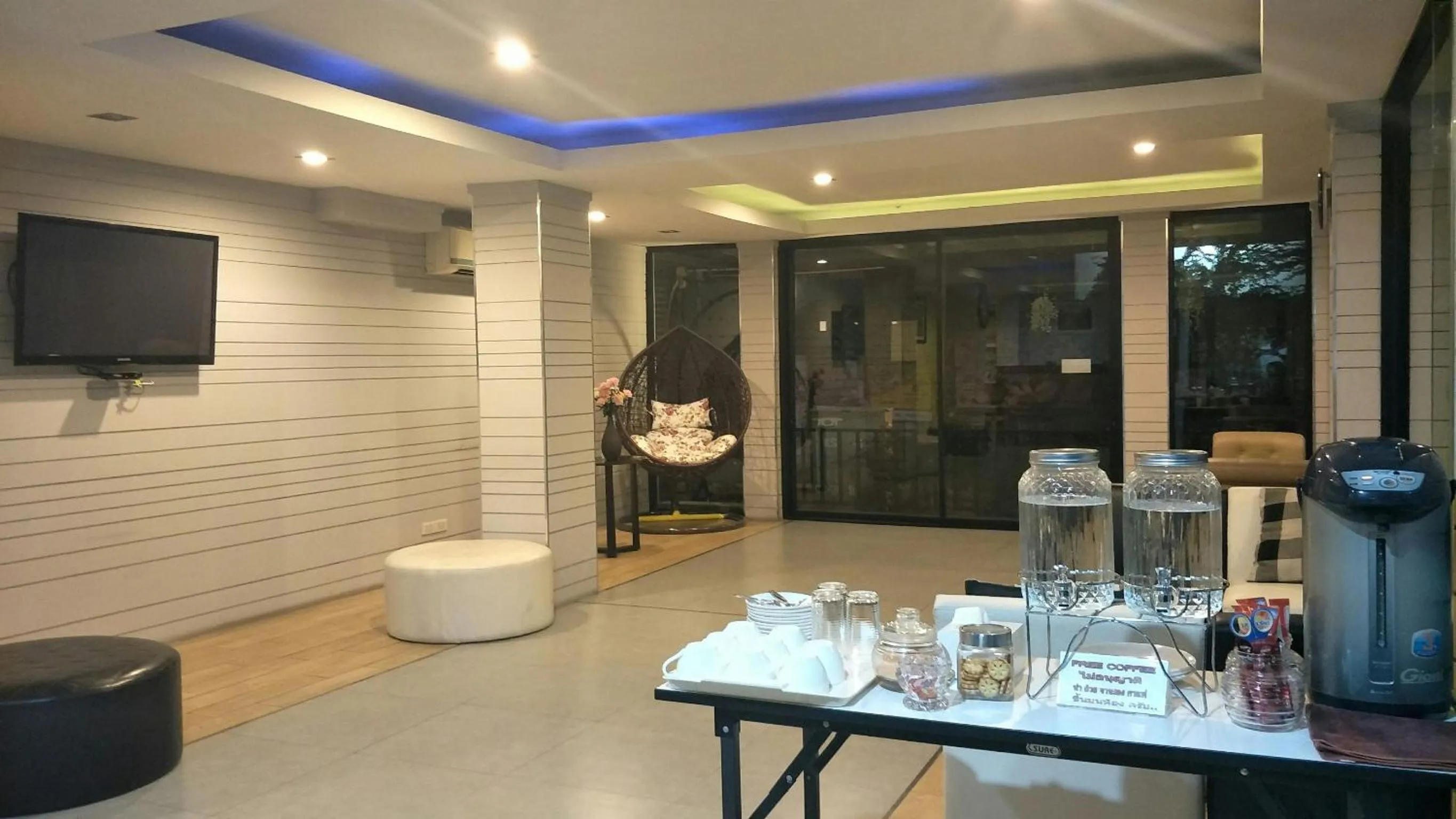 Coffee/tea facilities in Petchsiri Boutique Hotel เพชรสิริ บูทิค