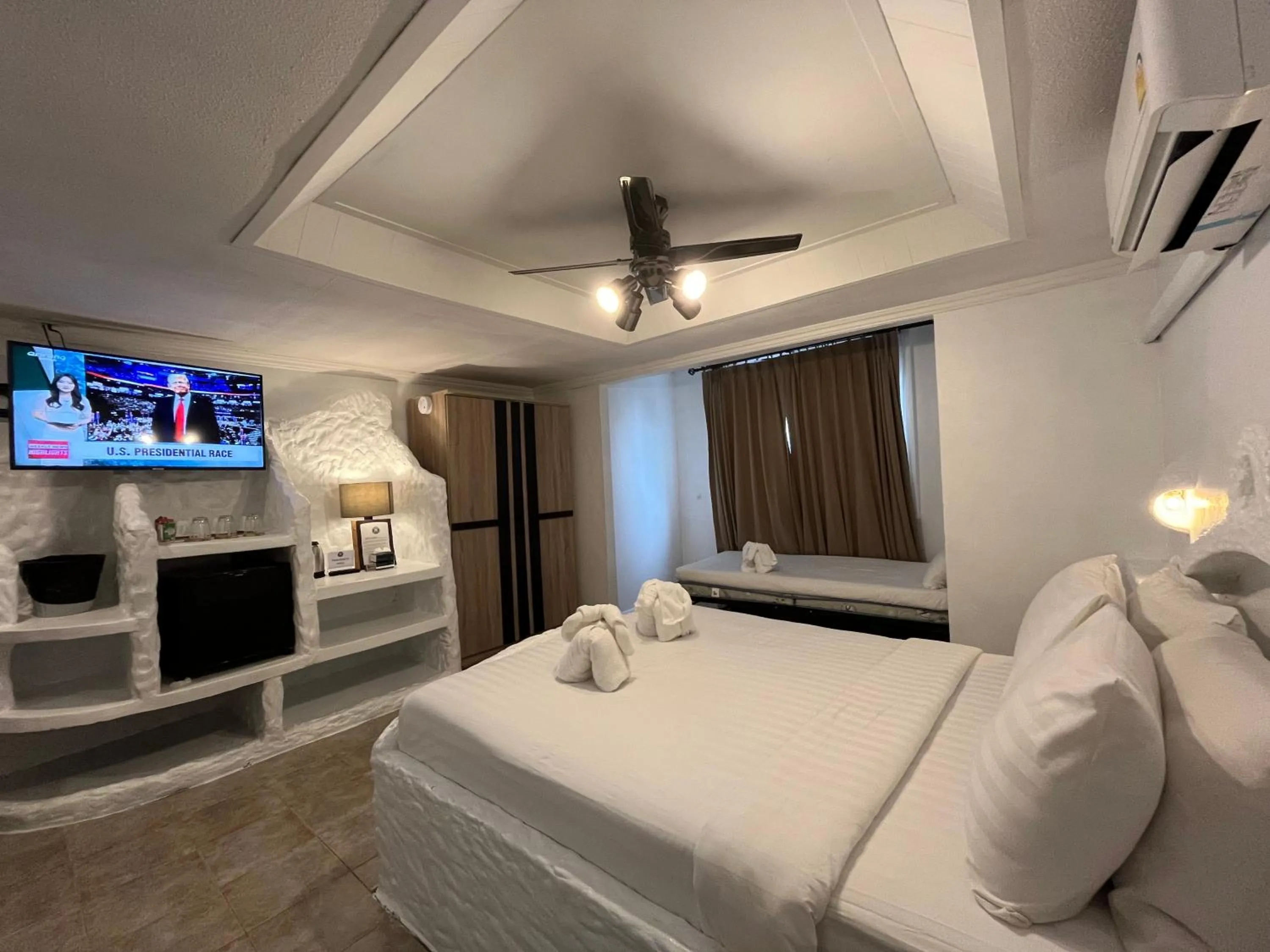 TV and multimedia, Bed in Big Boys' Bed & Burger - Patong Beach