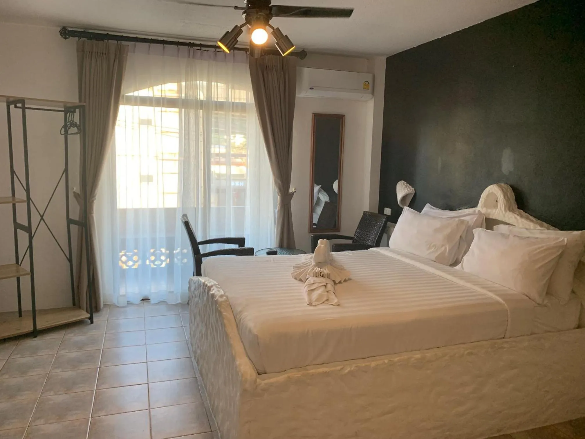 Bedroom, Bed in Big Boys' Bed & Burger - Patong Beach