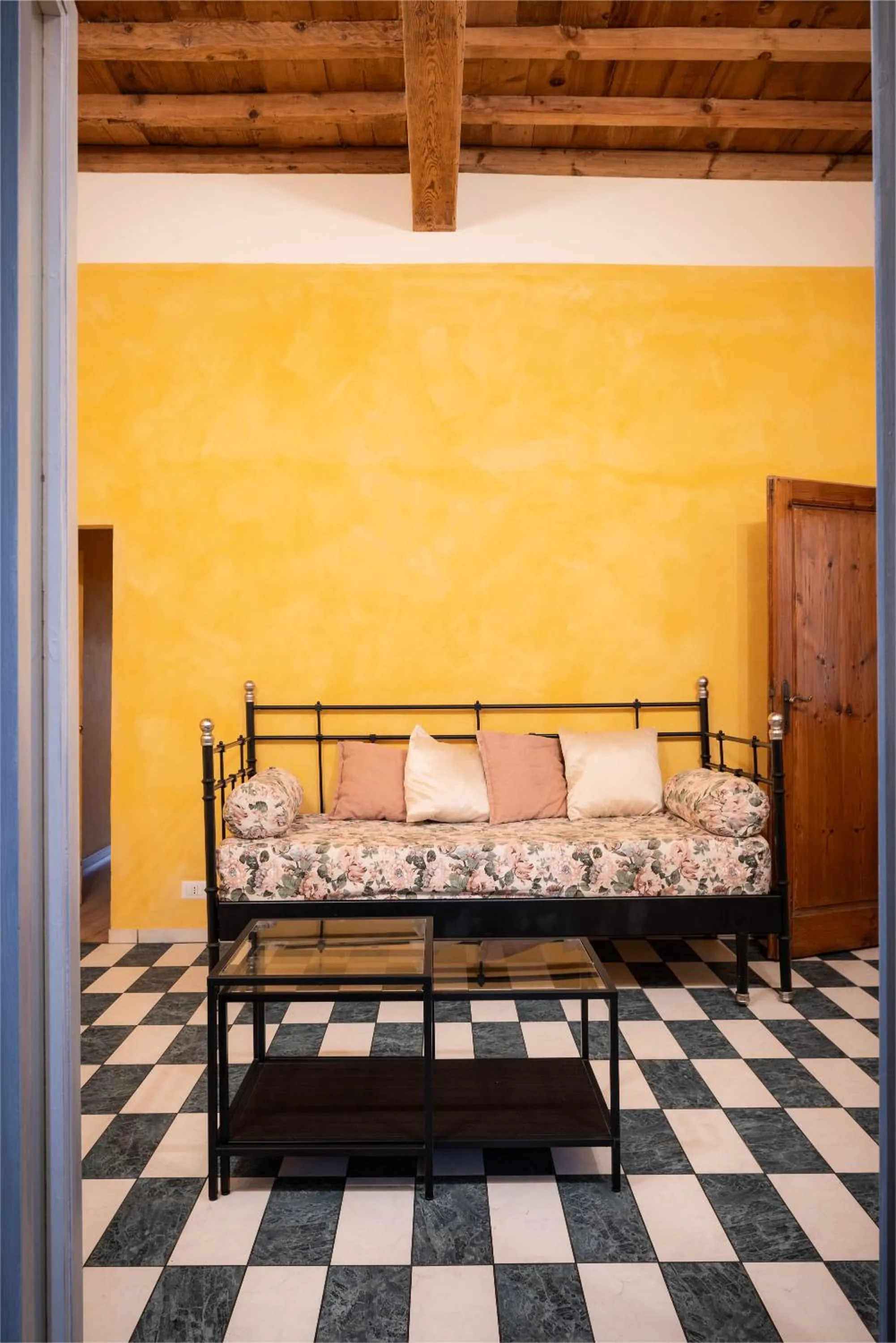 Living room, Bed in Novella House