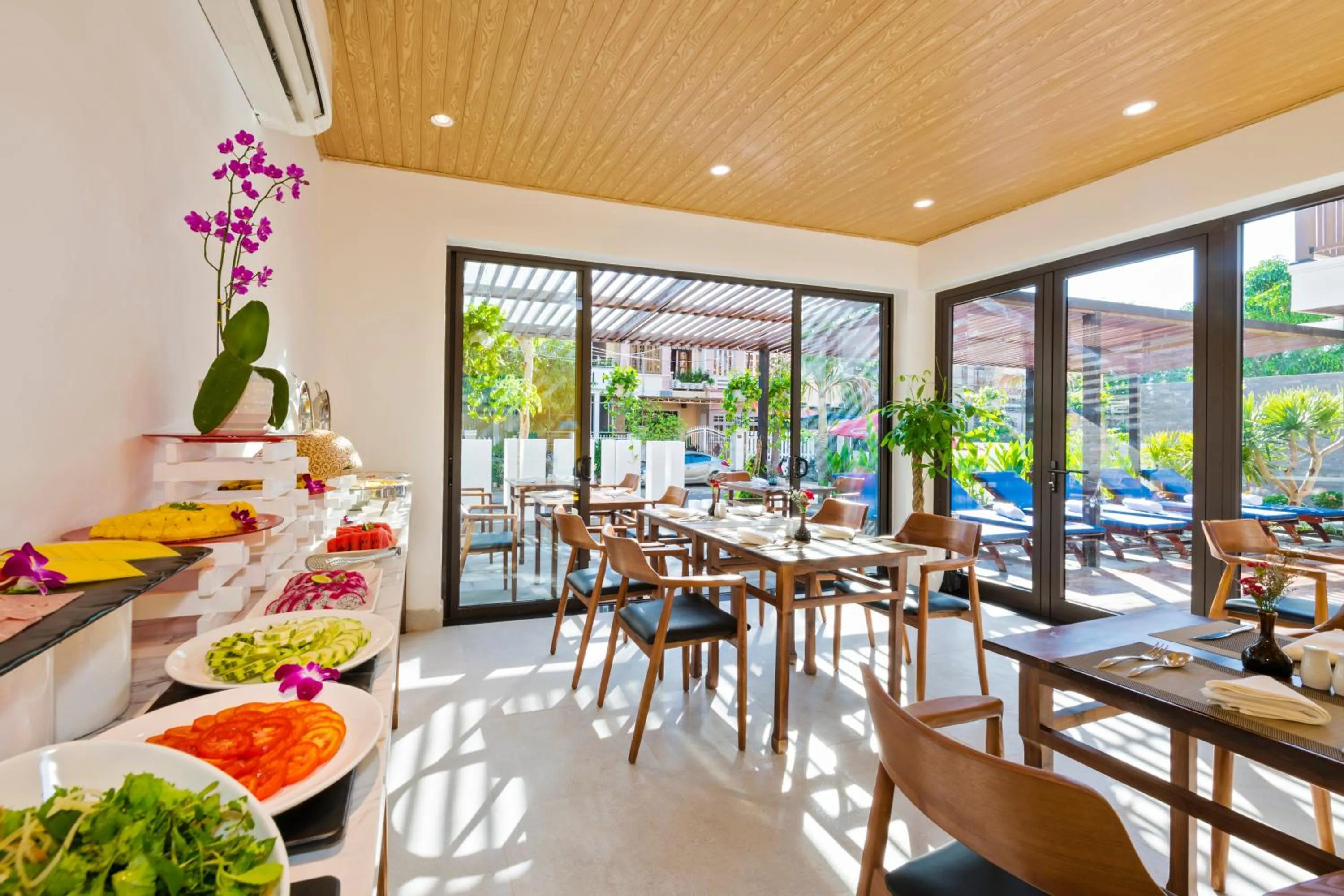 Restaurant/places to eat in December Hoi An Villa