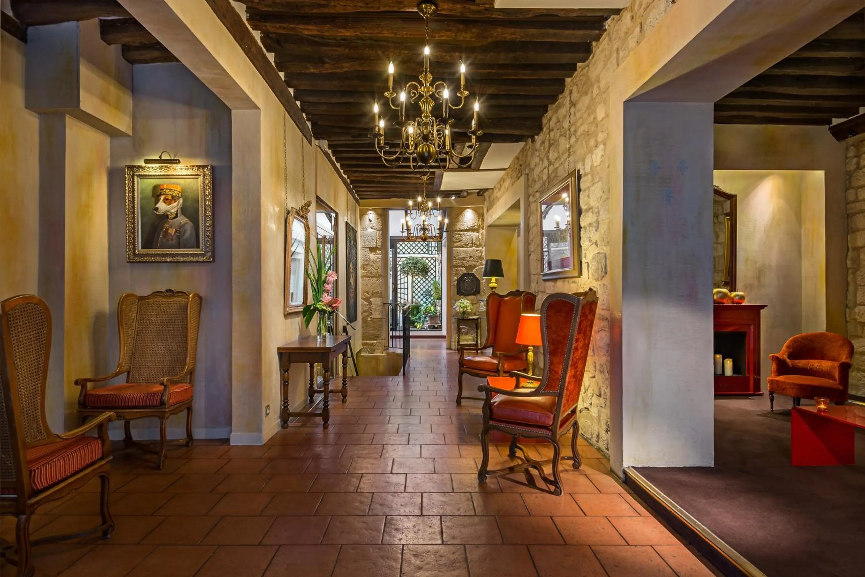 Lobby or reception in Hôtel Saint-Paul Rive-Gauche