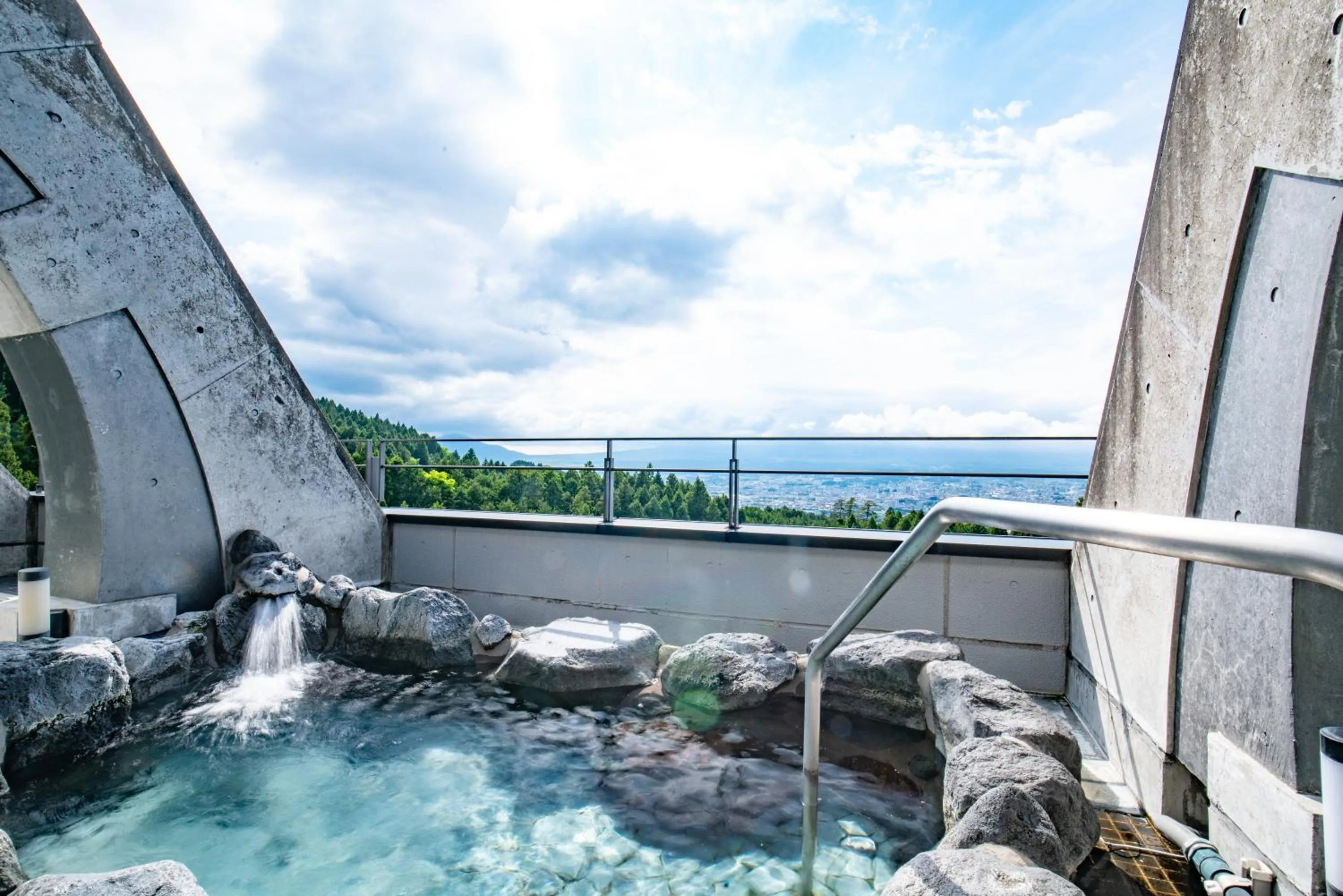 Hot Spring Bath in Rembrandt Premium Fuji Gotenba