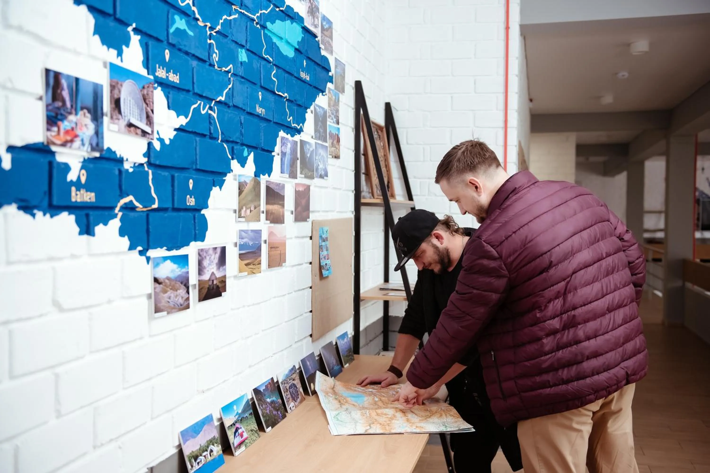 Communal lounge/ TV room in ololoFreelander Hostel&Coworking
