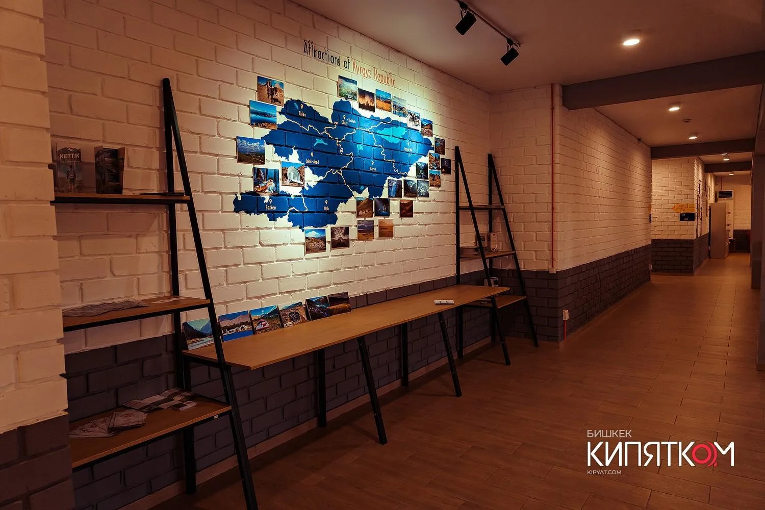 Decorative detail in ololoFreelander Hostel&Coworking