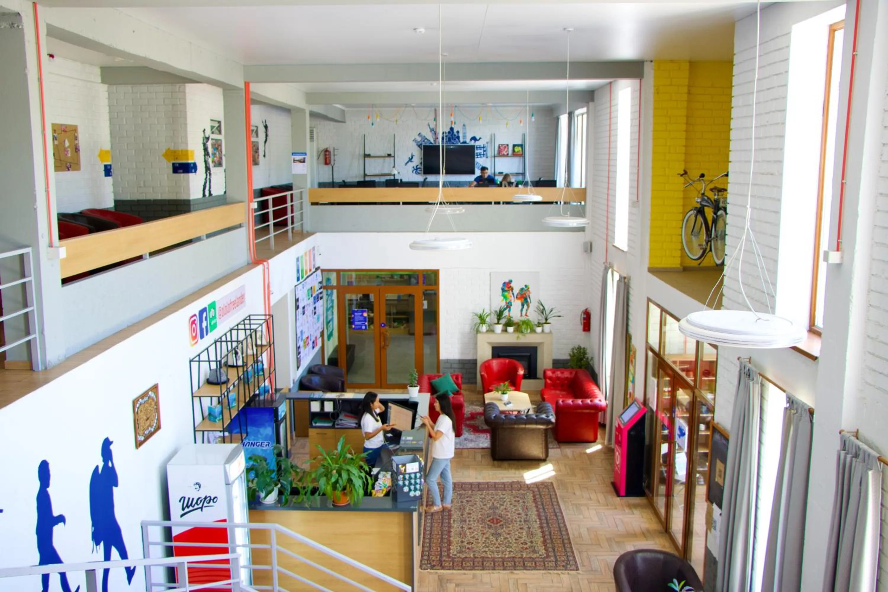 Communal lounge/ TV room in ololoFreelander Hostel&Coworking