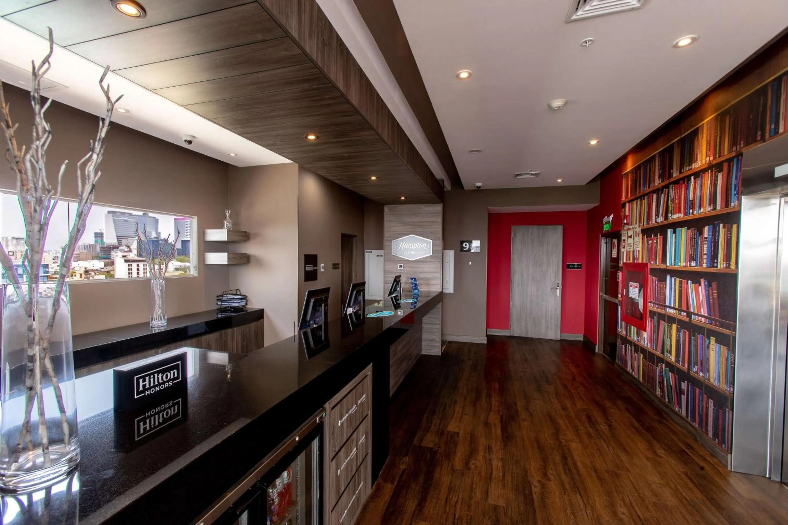Lobby or reception in Hampton By Hilton Lima San Isidro