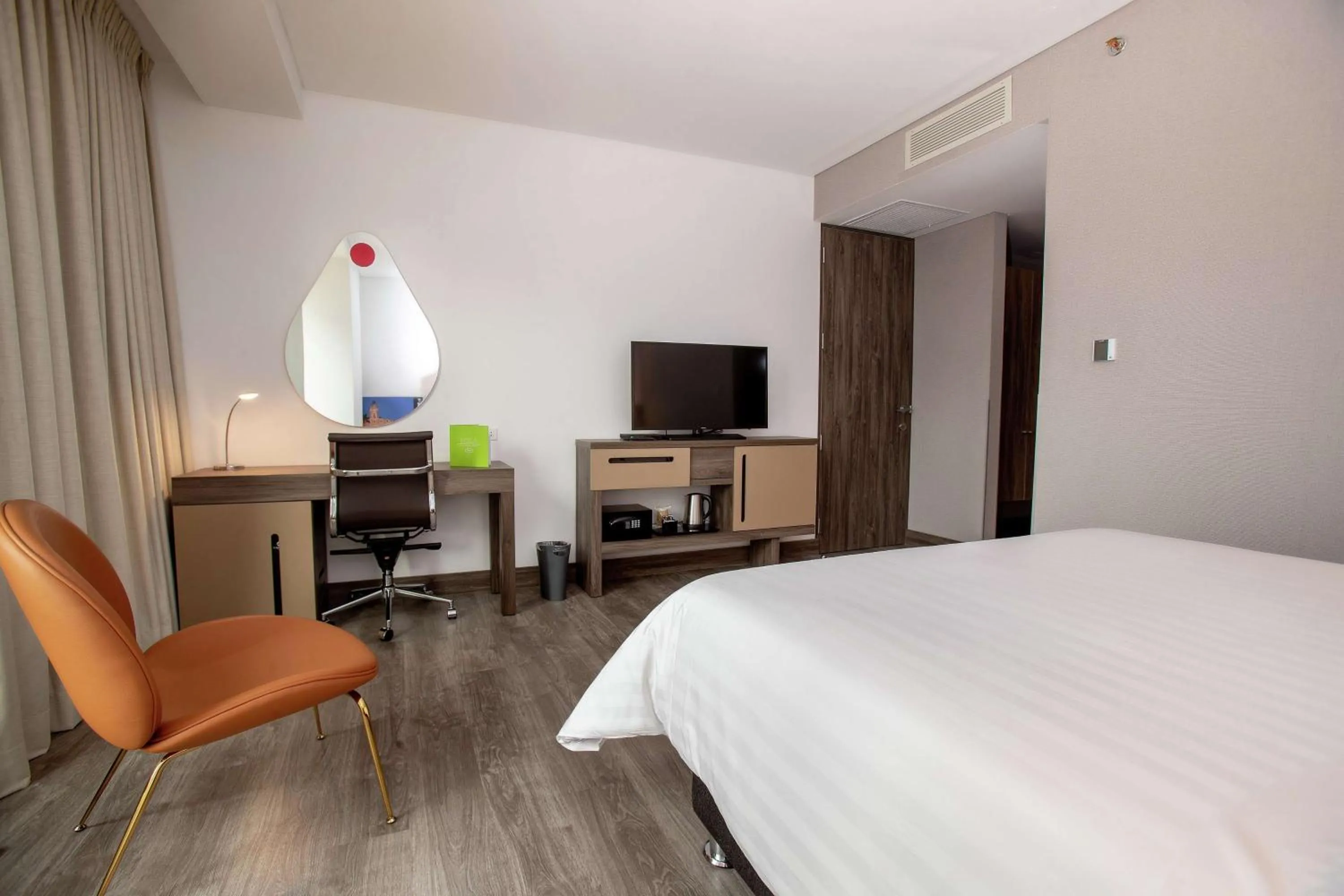Bedroom, Bed in Hampton By Hilton Lima San Isidro