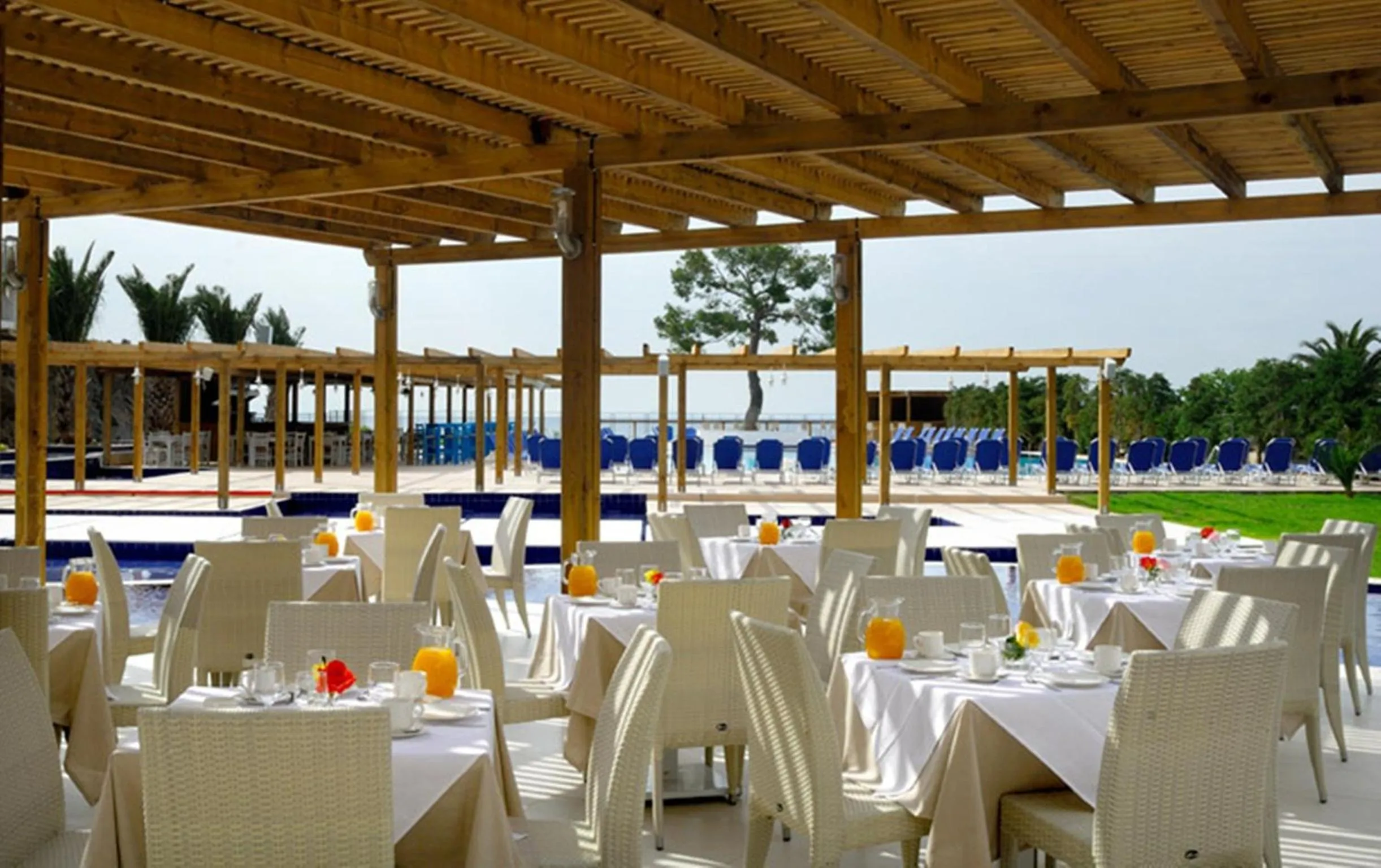 Restaurant/places to eat in Kinetta Beach Resort and Spa