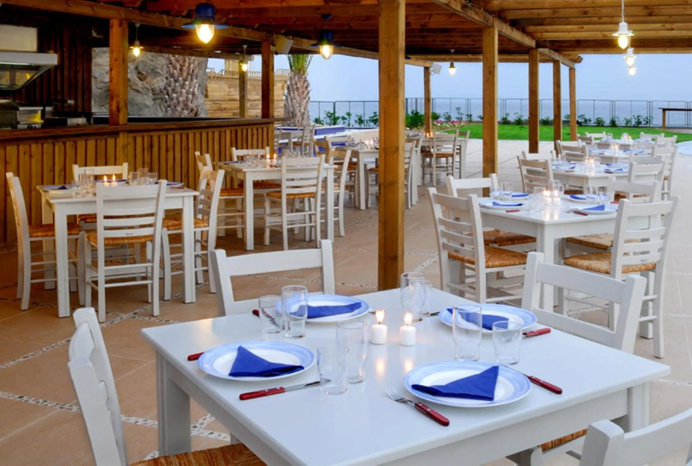 Restaurant/places to eat in Kinetta Beach Resort and Spa