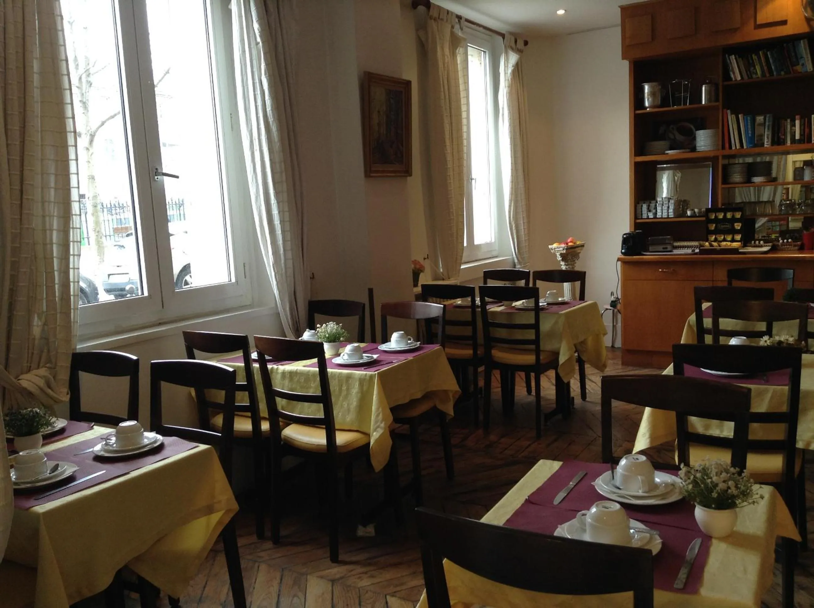 Restaurant/places to eat in Hôtel du Square d'Anvers