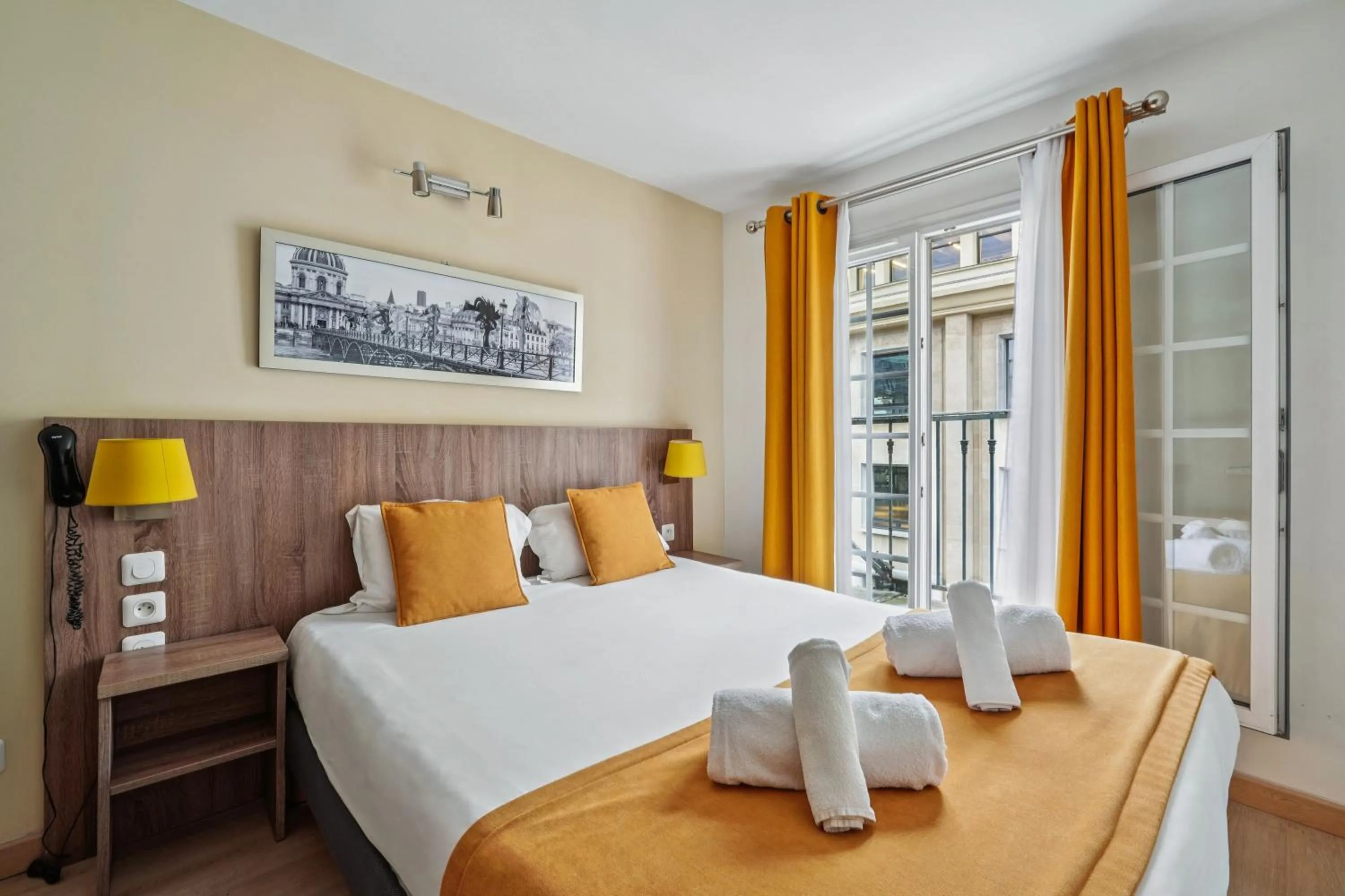 Bedroom, Bed in Hôtel Mazagran