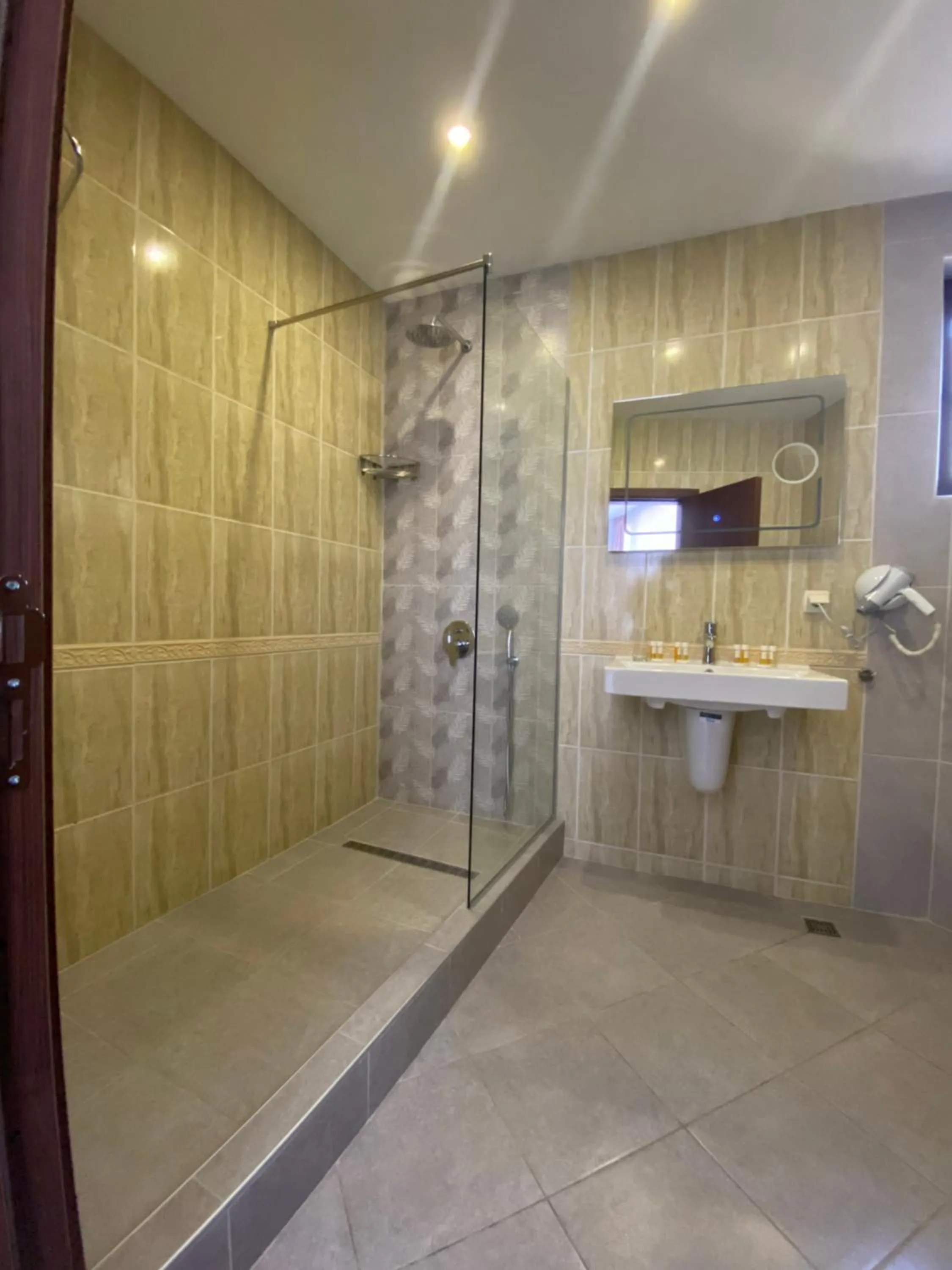 Shower in Clepsydra Residence
