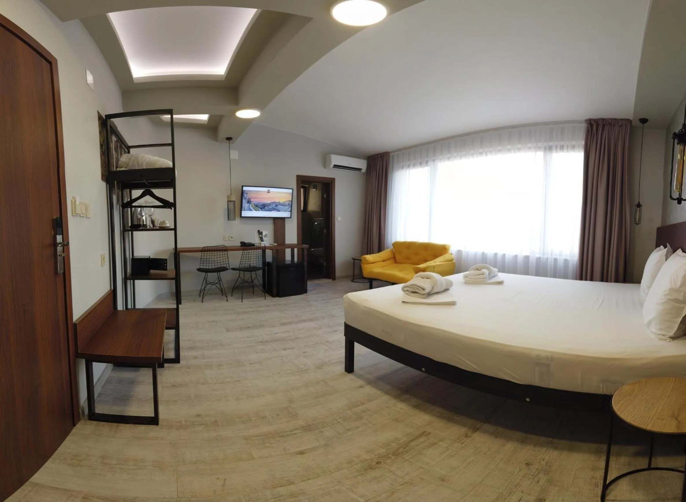 Photo of the whole room, Bed in Clepsydra Residence