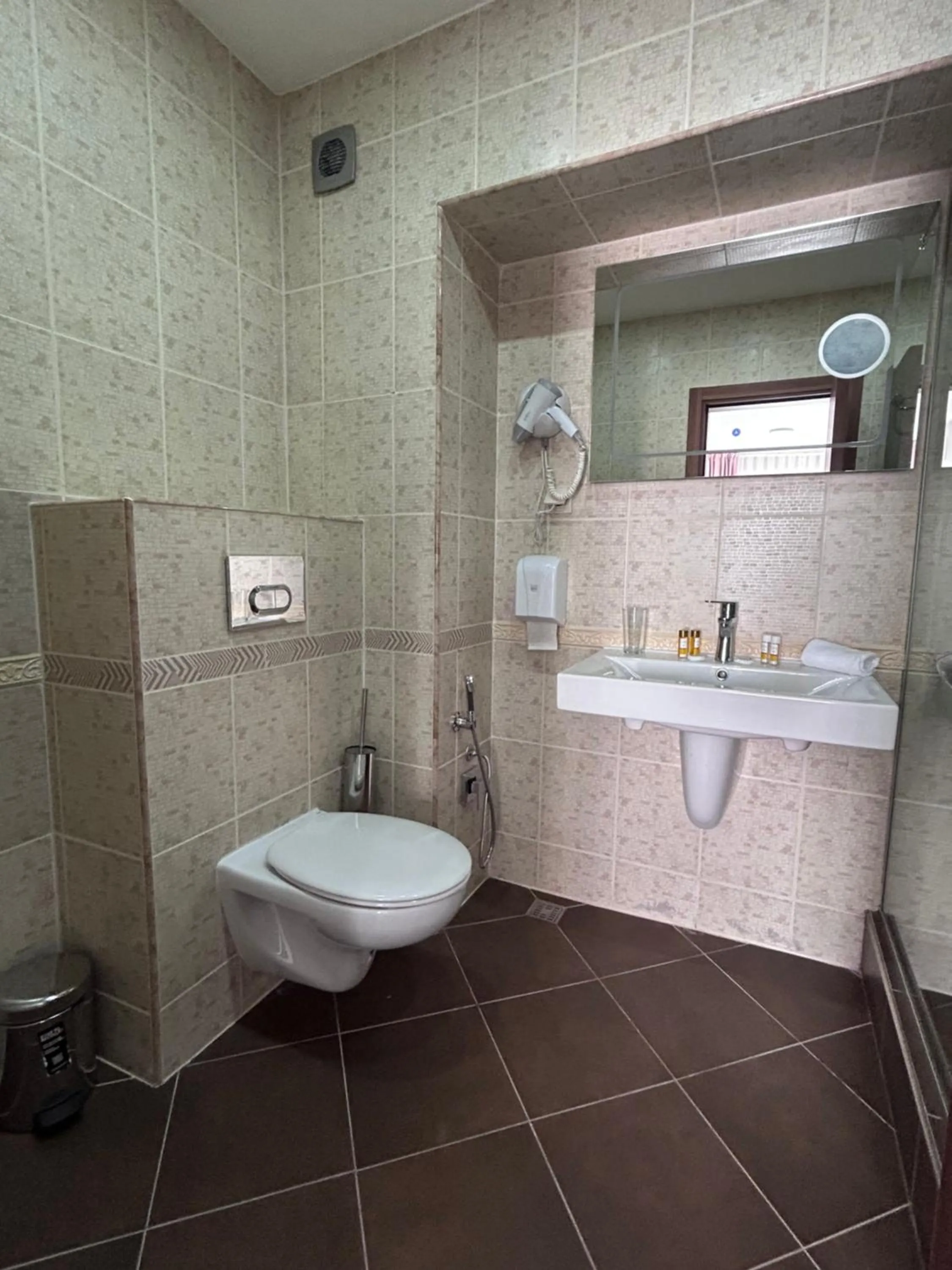 Toilet in Clepsydra Residence