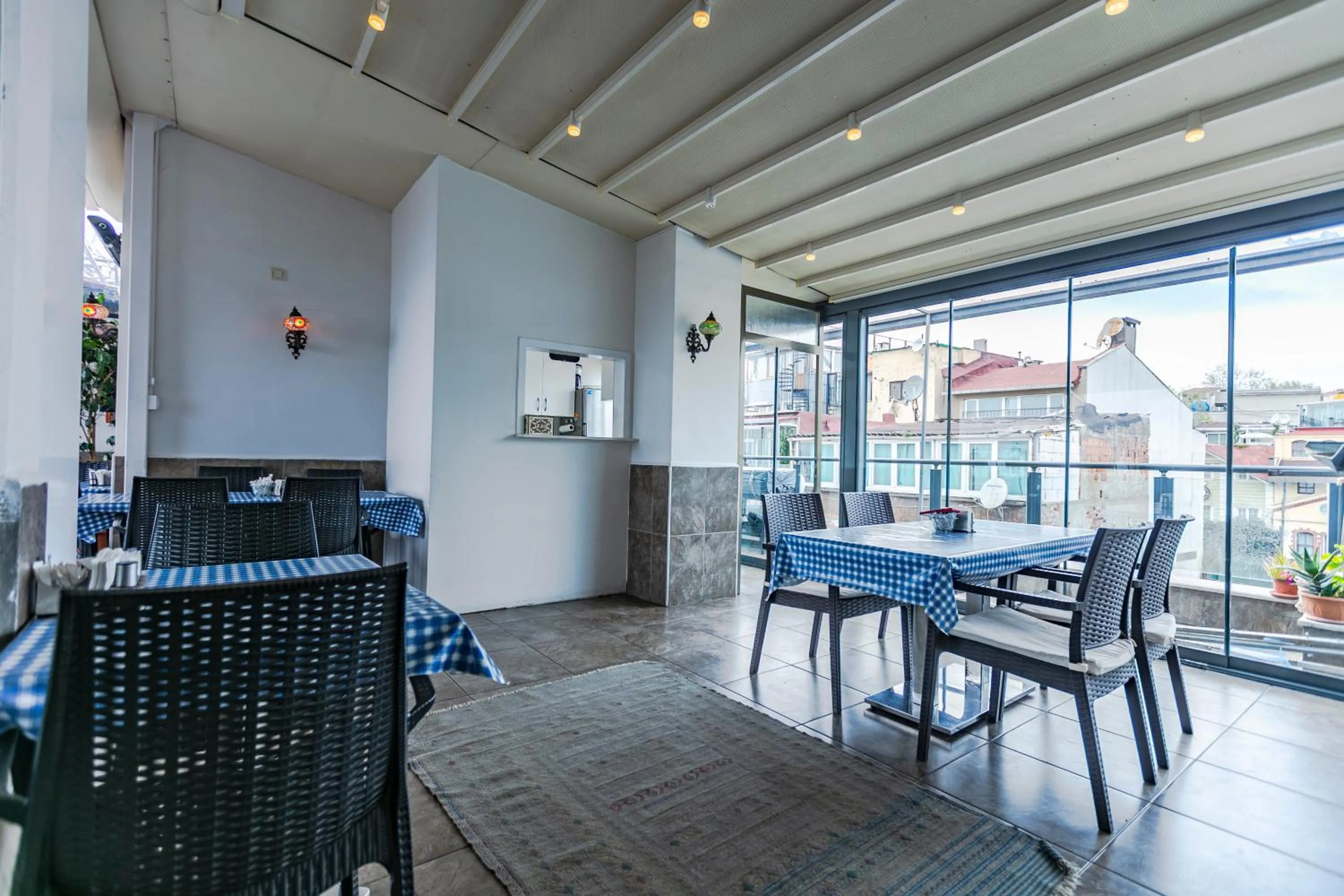 Balcony/Terrace in Stanpoli Hostel