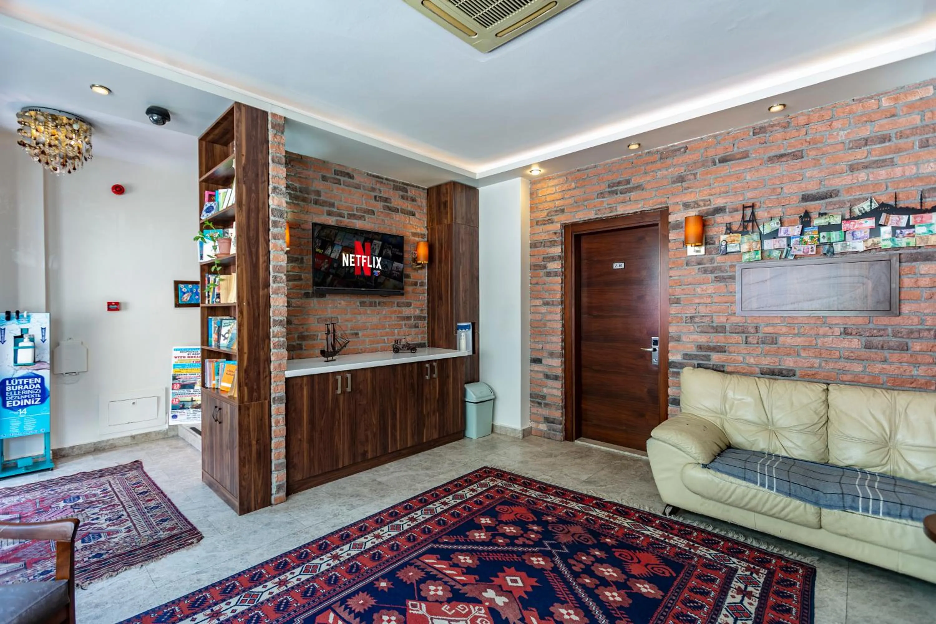 Lobby or reception in Stanpoli Hostel