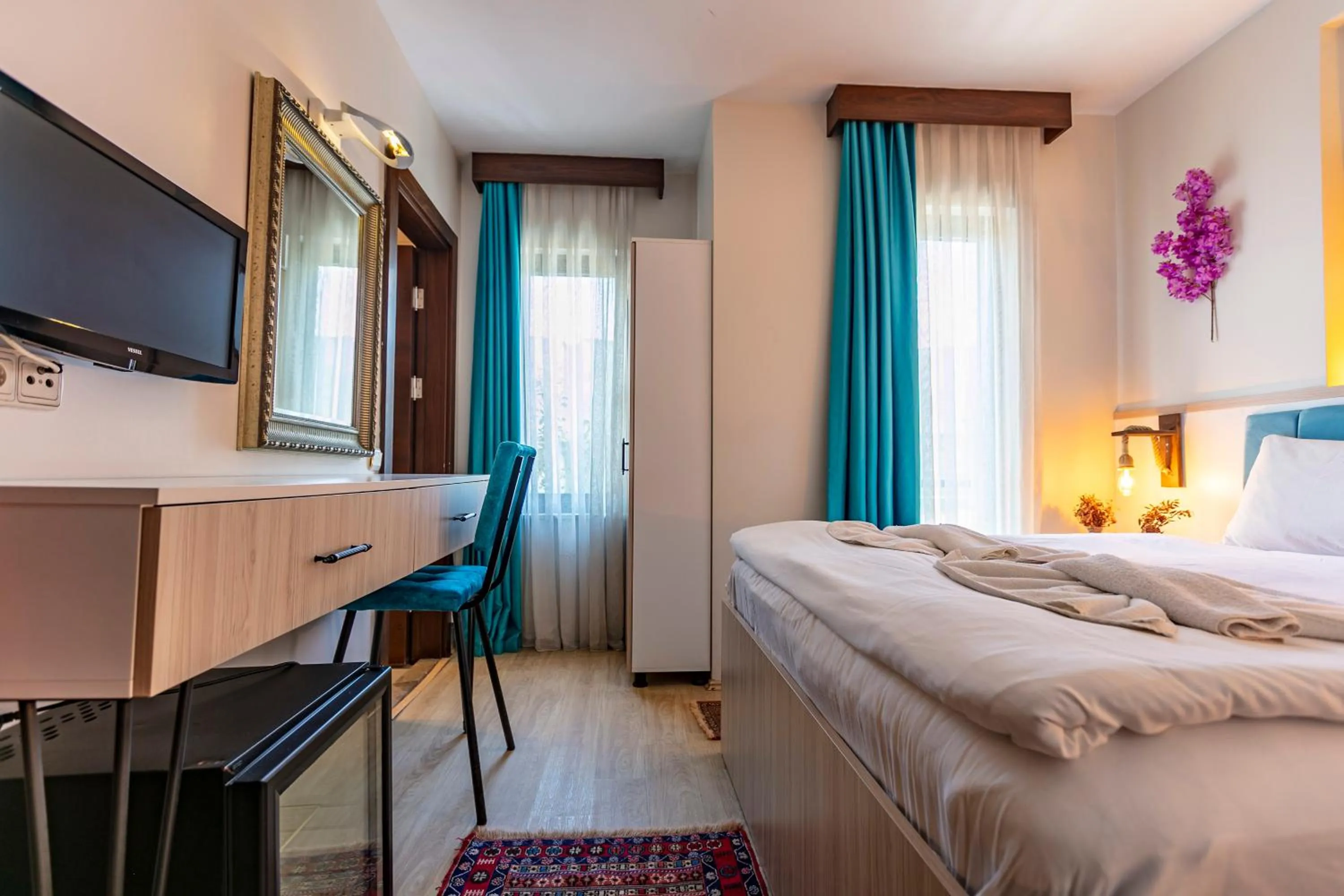 Photo of the whole room, Bed in Stanpoli Hostel