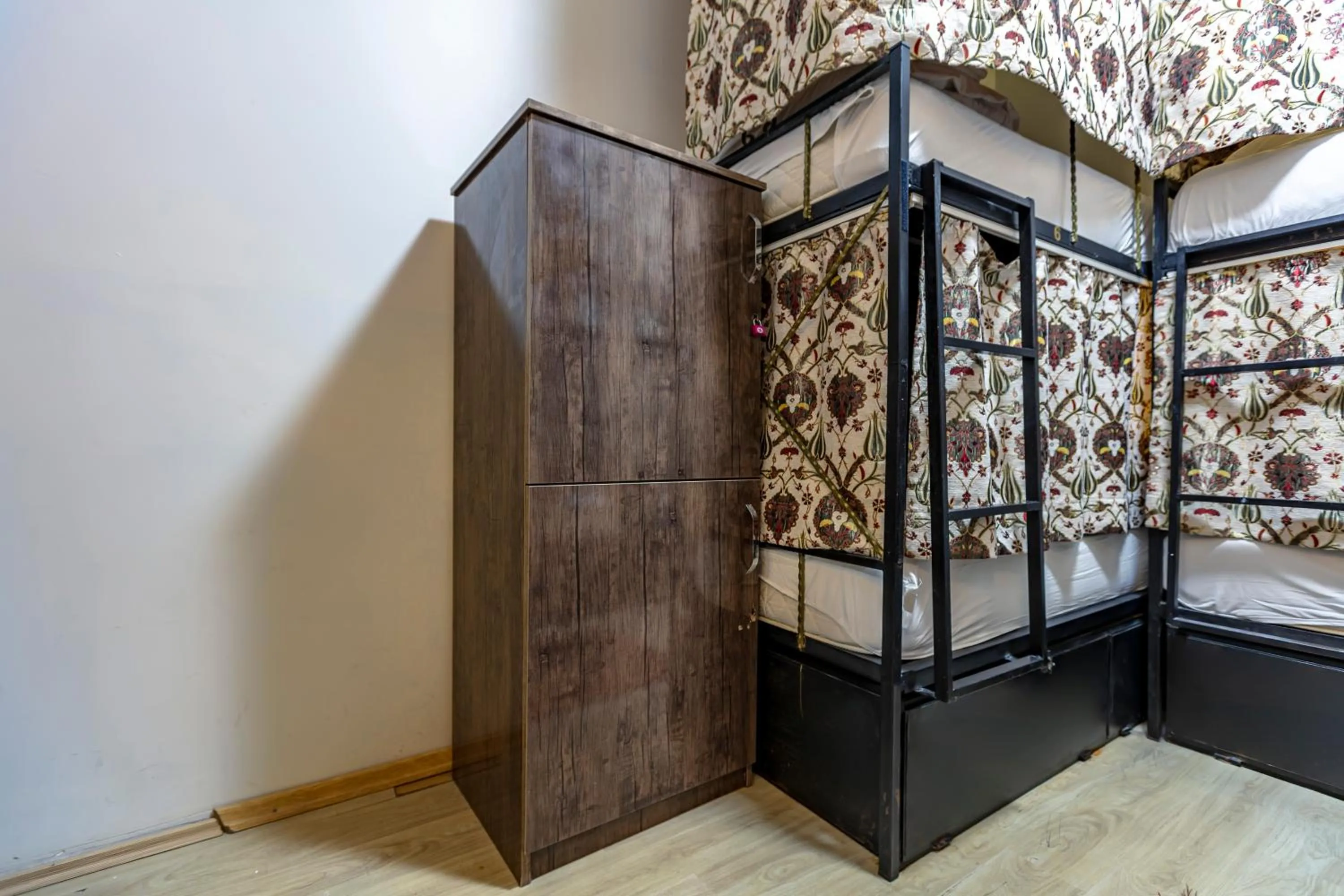 bunk bed, Bed in Stanpoli Hostel