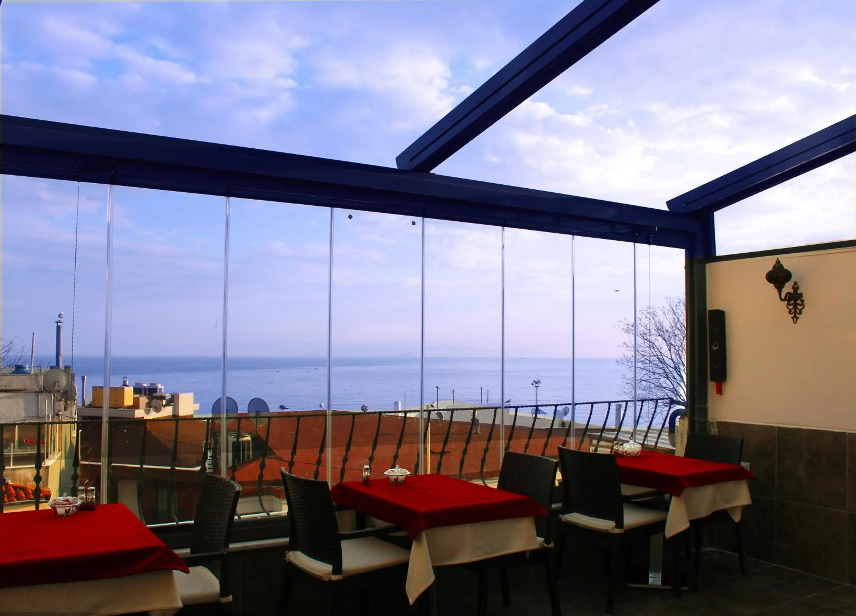 Restaurant/places to eat in Stanpoli Hostel