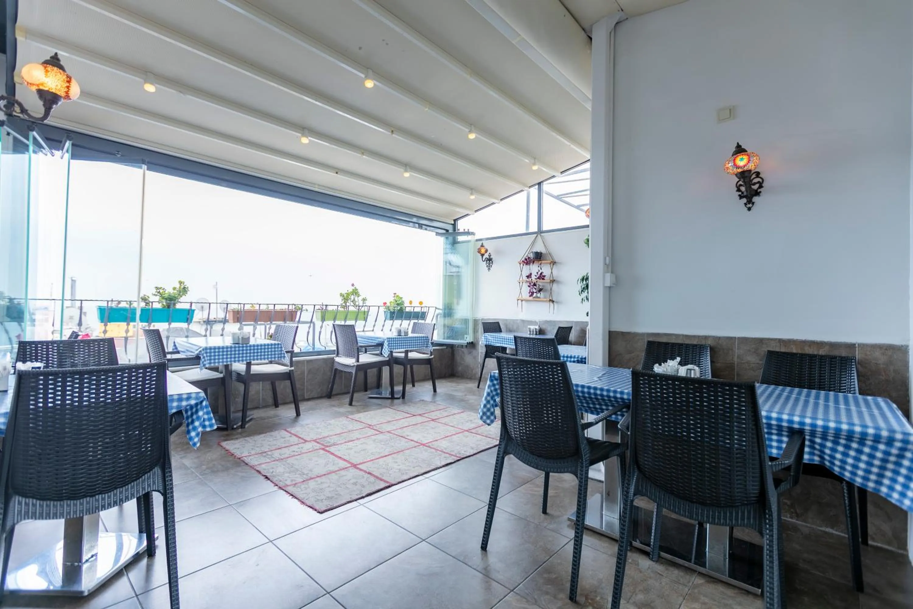 Balcony/Terrace in Stanpoli Hostel