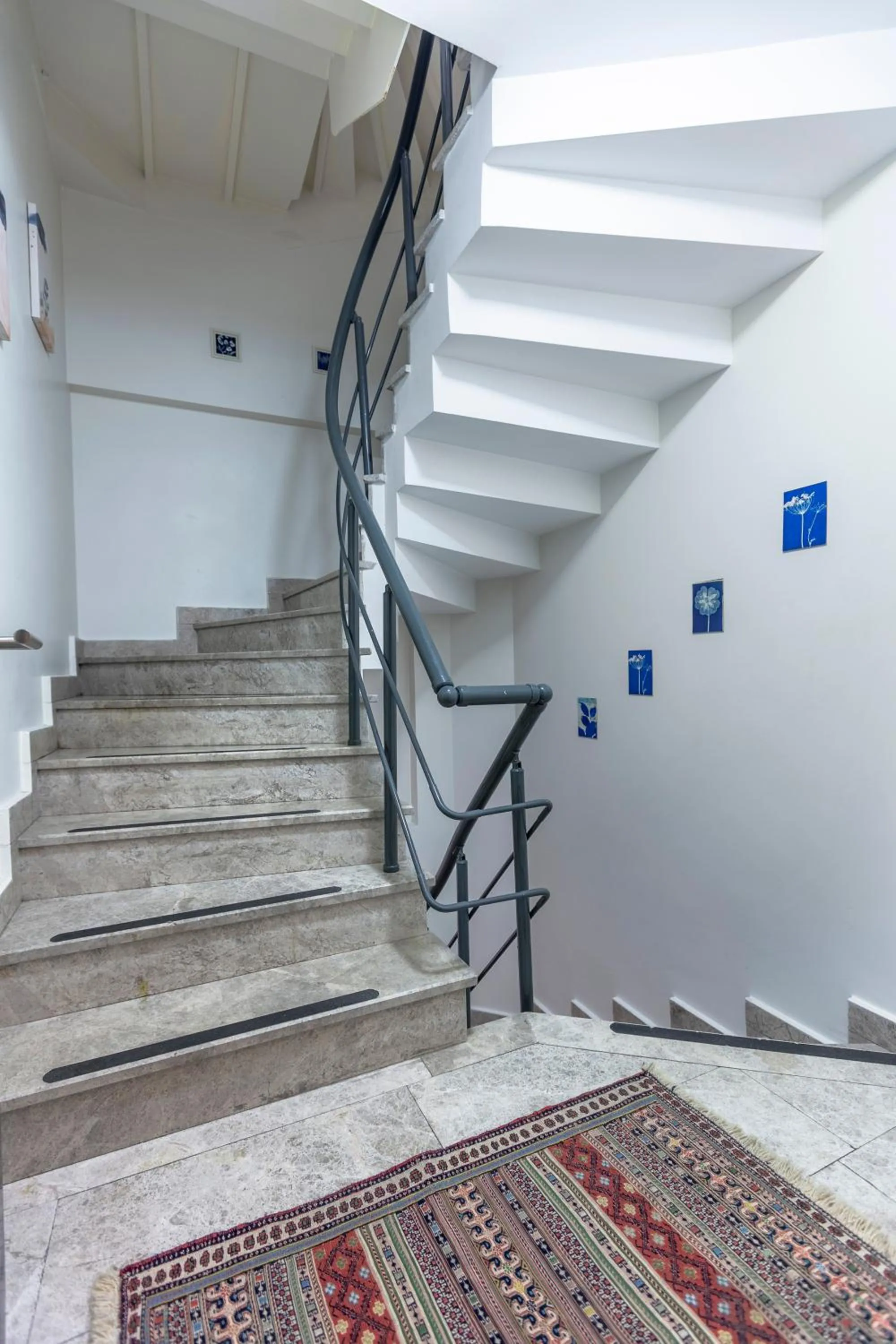Property building in Stanpoli Hostel