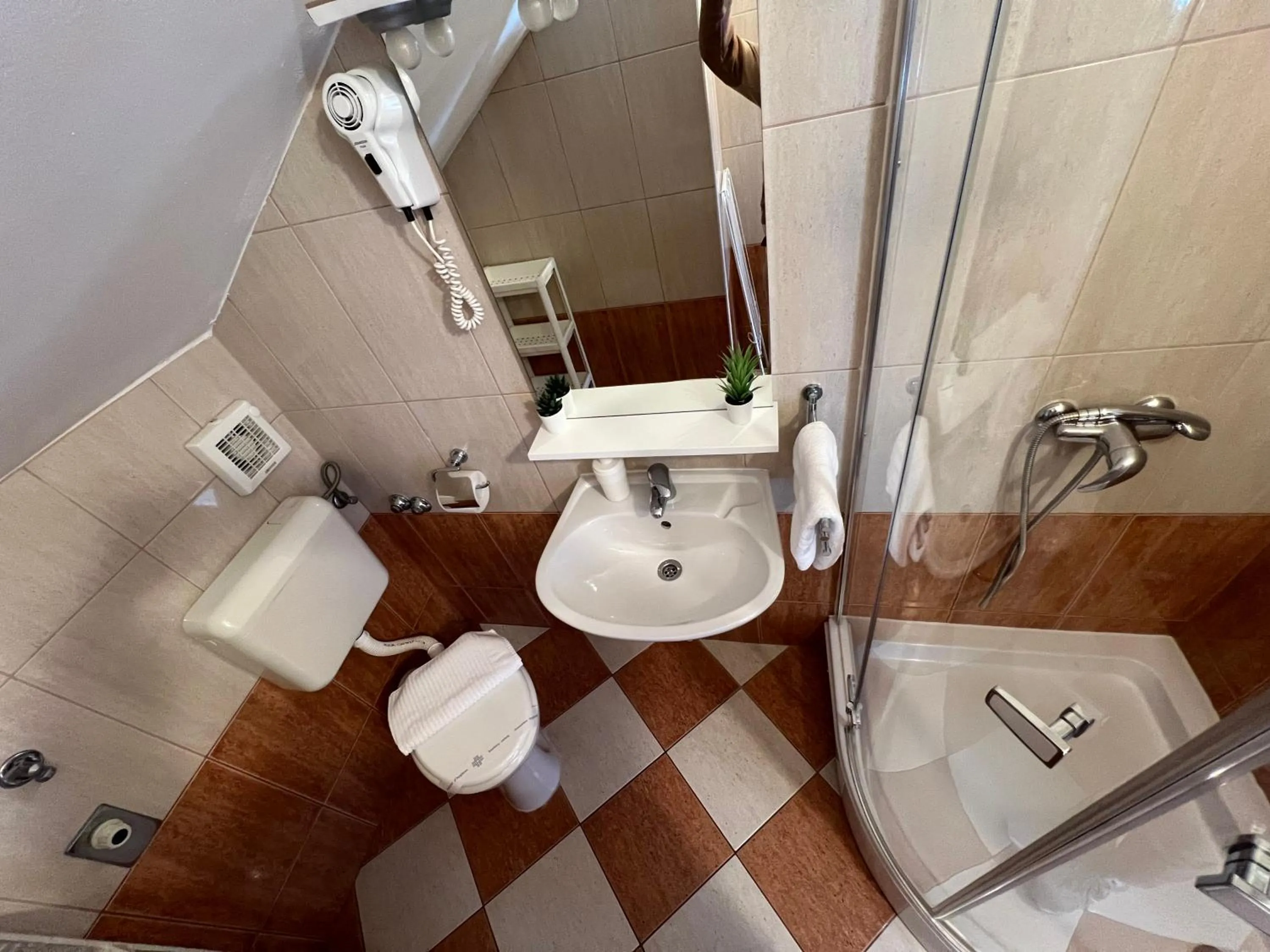 Shower in Apartments and Rooms Katija & Egon