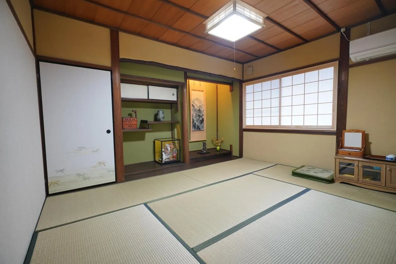 Photo of the whole room in Uji Tea Inn