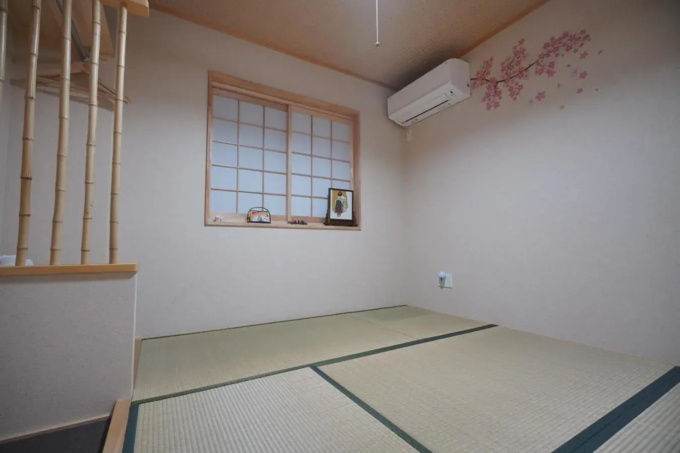 Twin Room with Private Bathroom - single occupancy in Uji Tea Inn Twin Room with Private Bathroom - single occupancy in Uji Tea Inn