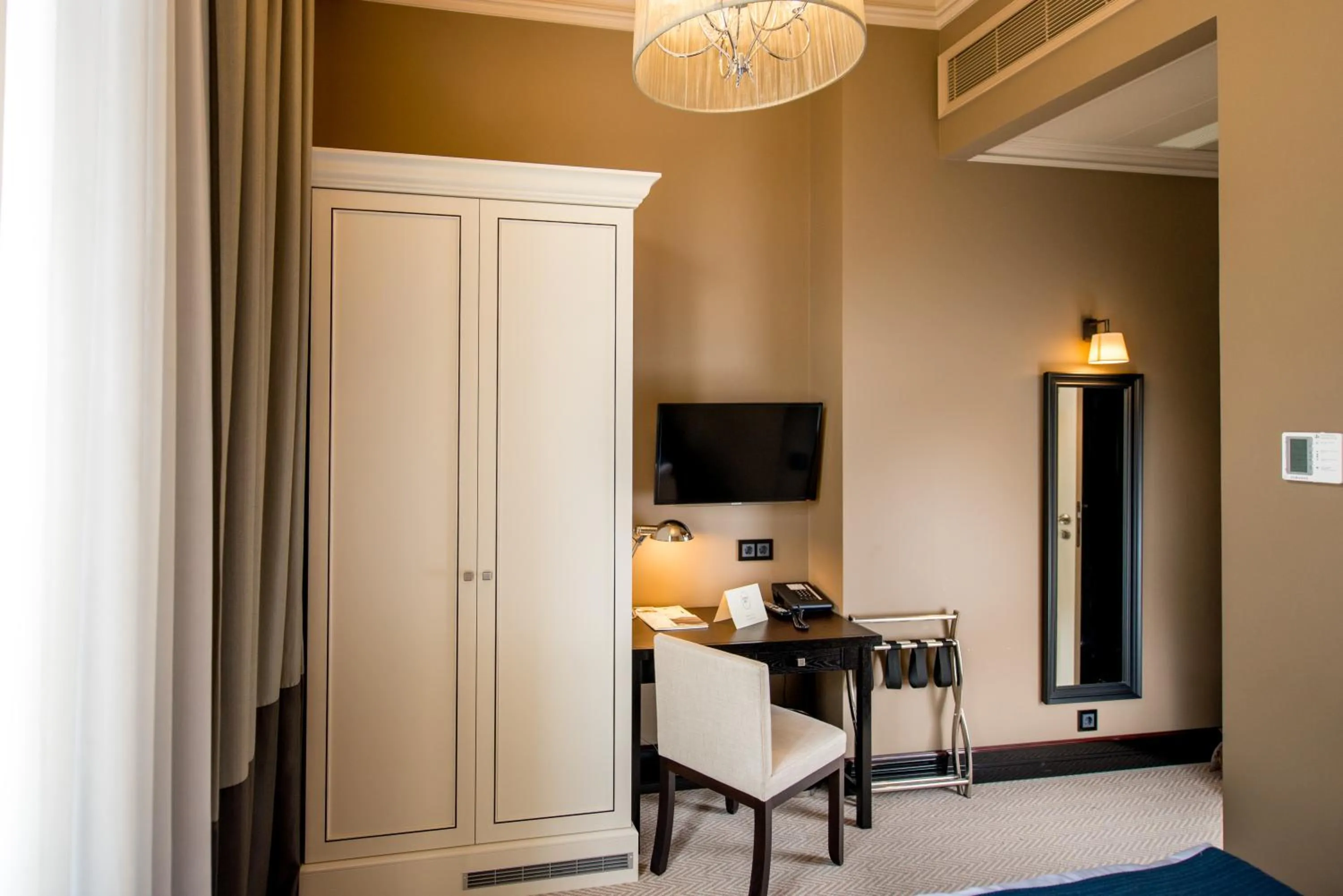 TV and multimedia in Astoria Hotel