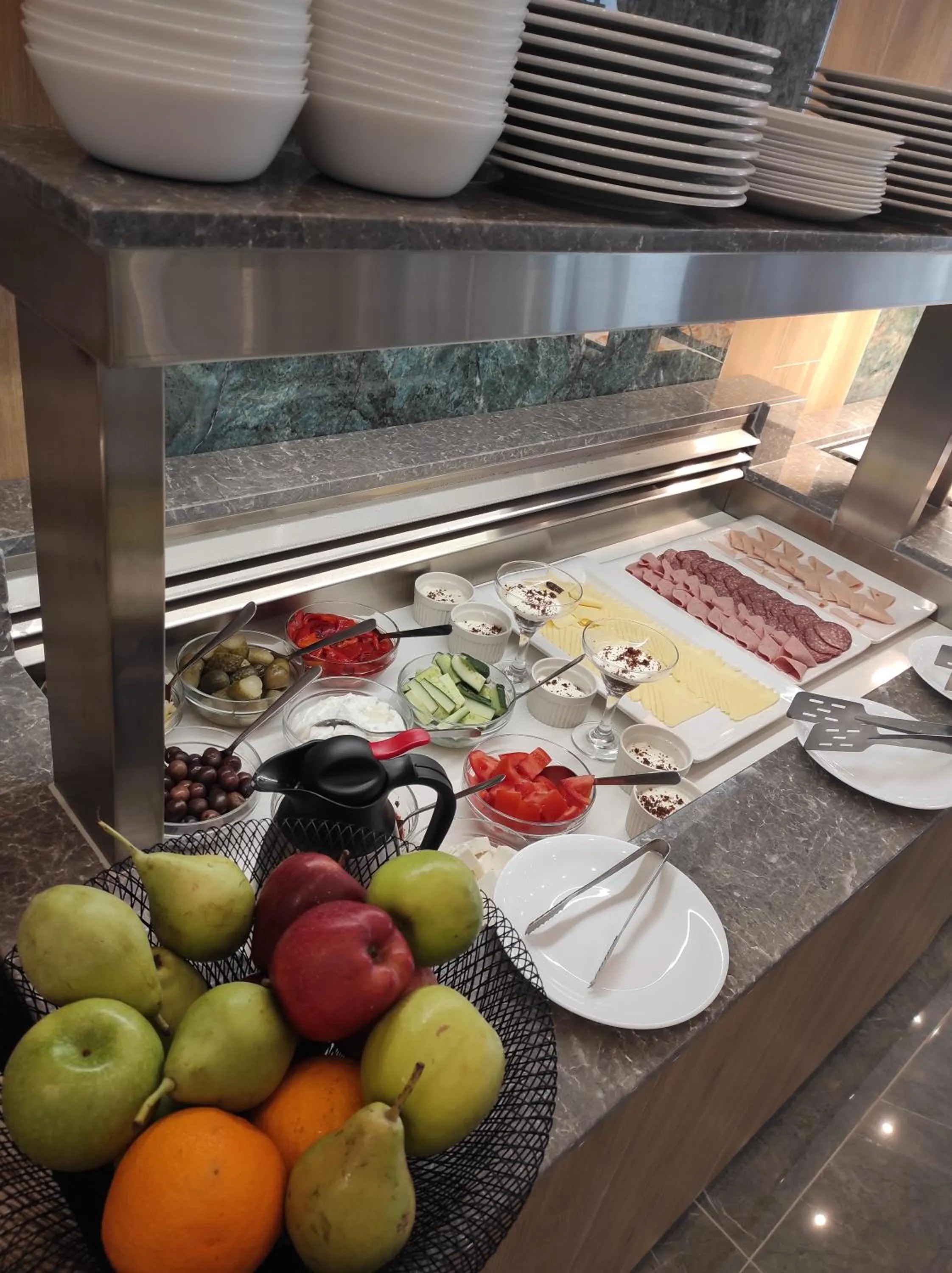 Restaurant/places to eat in Santa Maria City Hotel