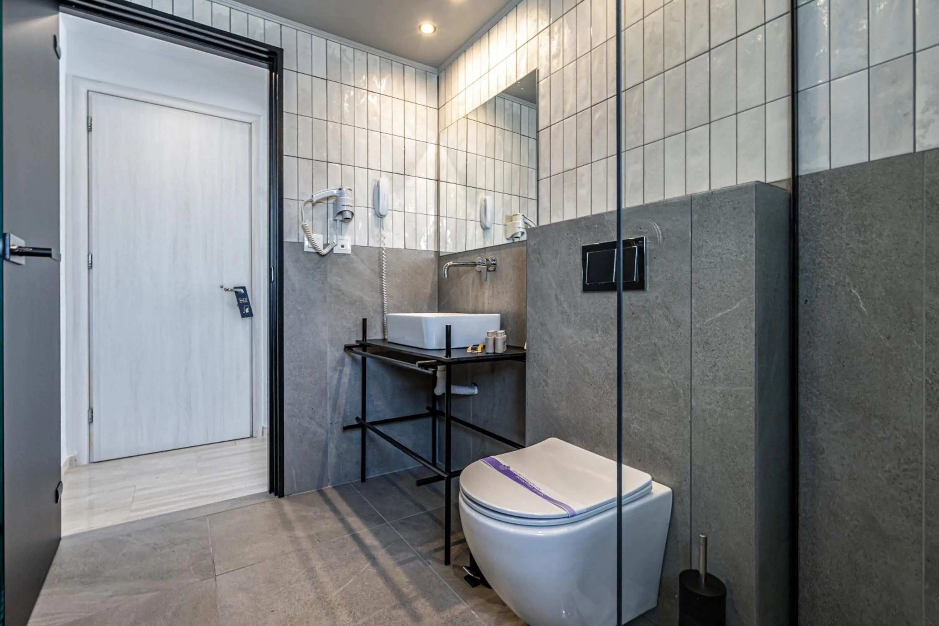 Shower in Santa Maria City Hotel