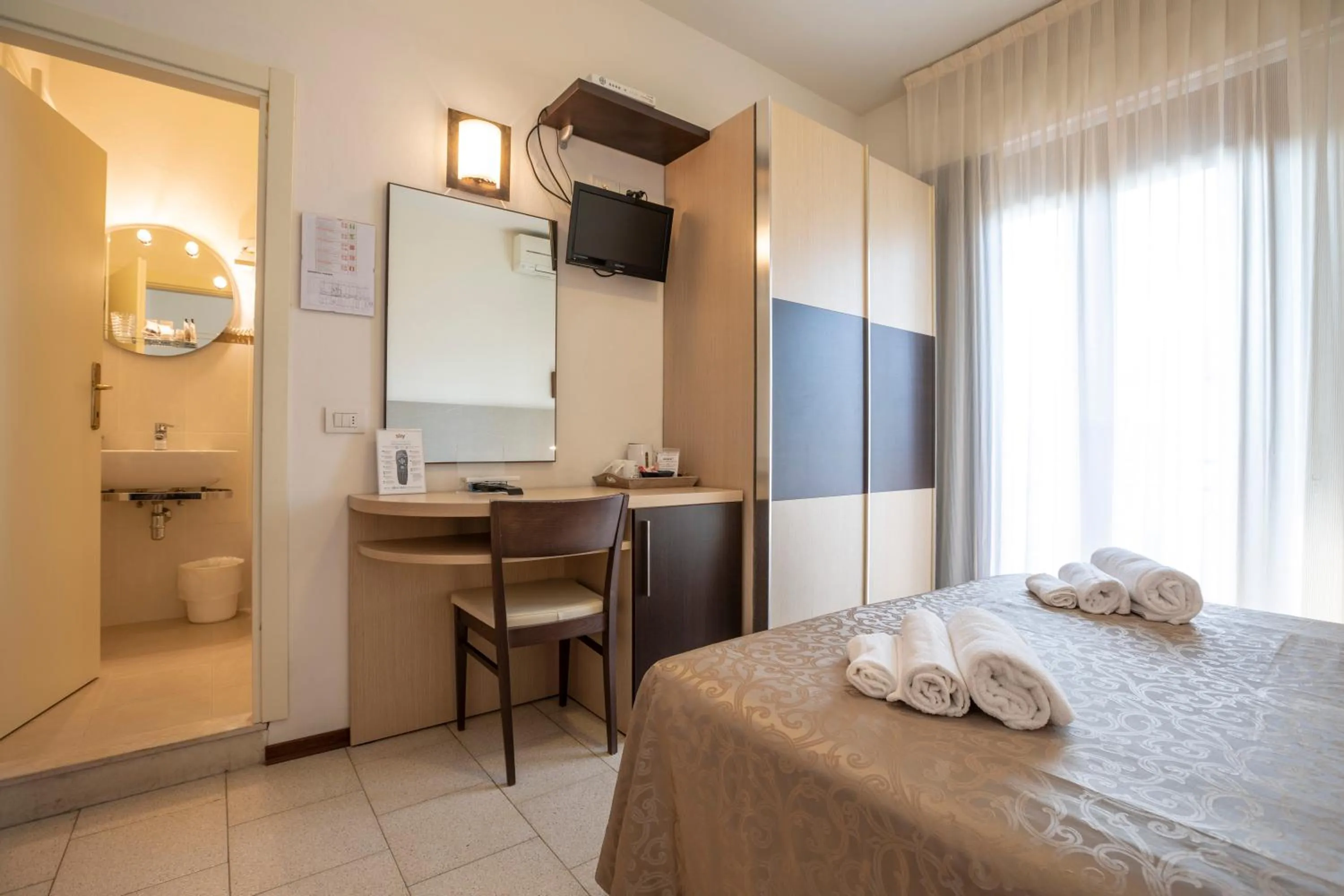 Photo of the whole room, Bed in Hotel Deborah