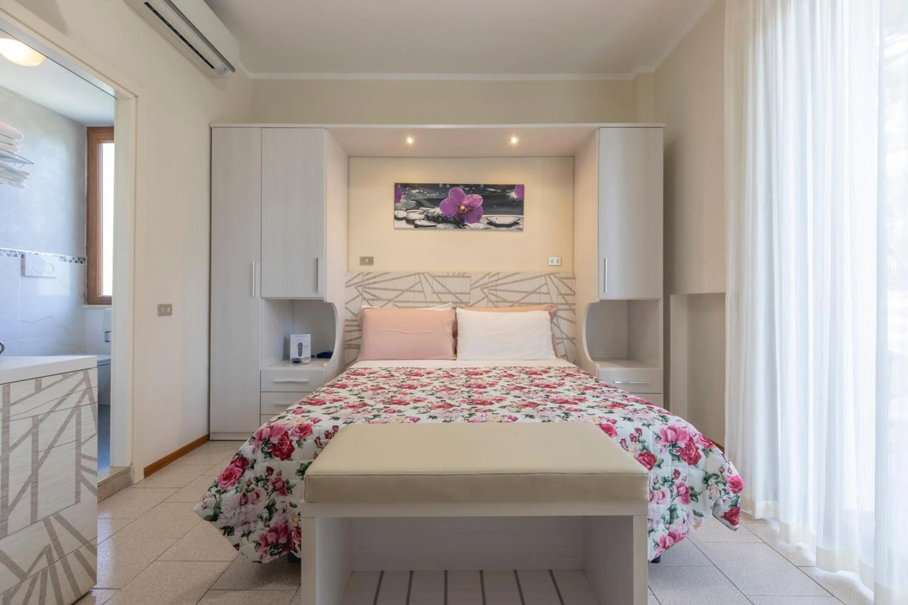 Photo of the whole room, Bed in Hotel Deborah