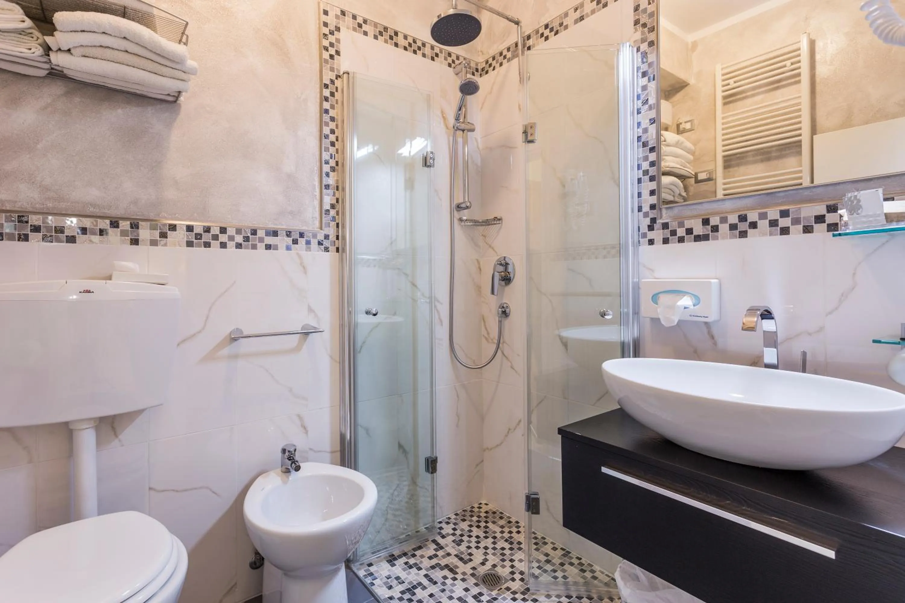 Bathroom in Hotel Deborah