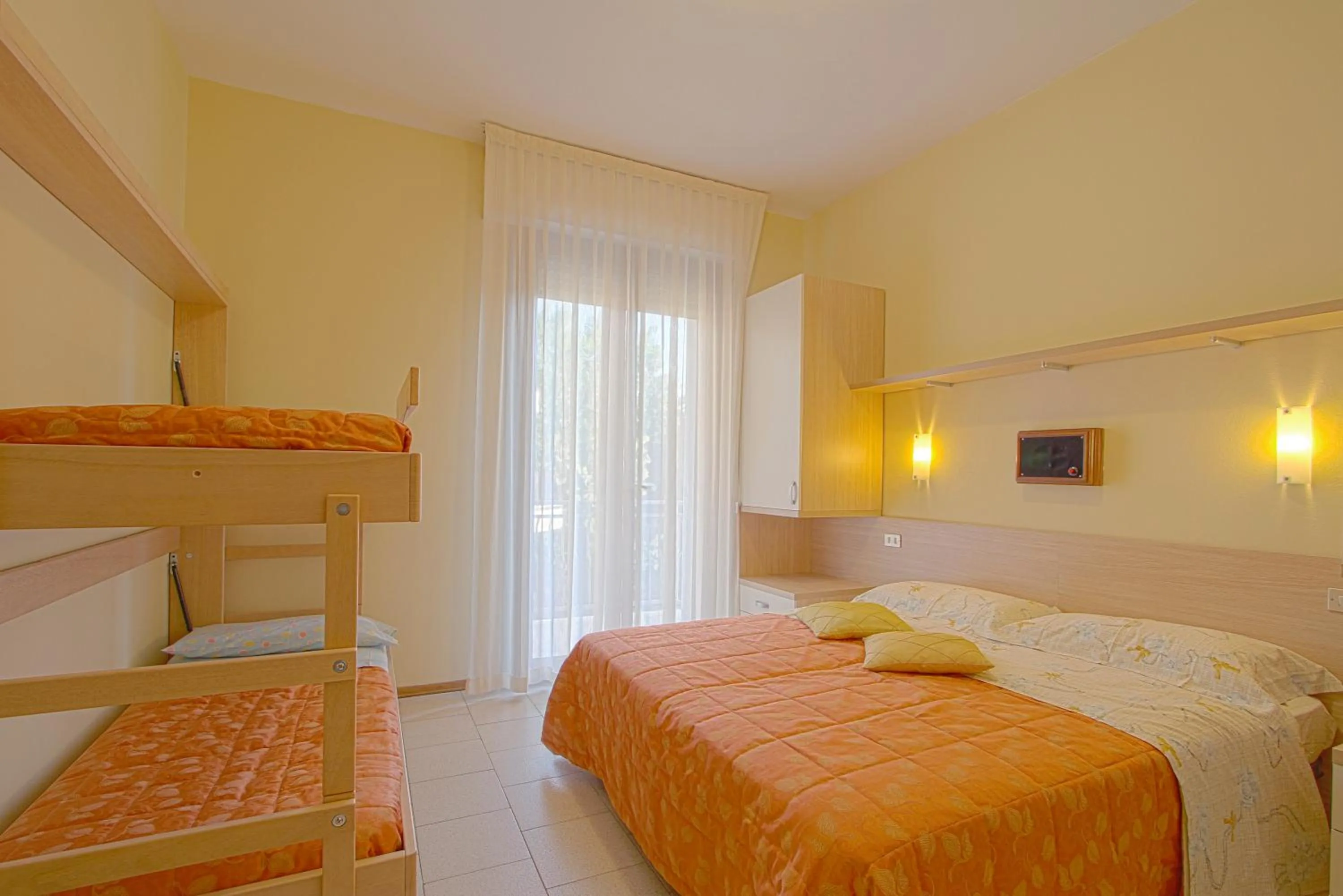 bunk bed, Bed in Hotel Deborah