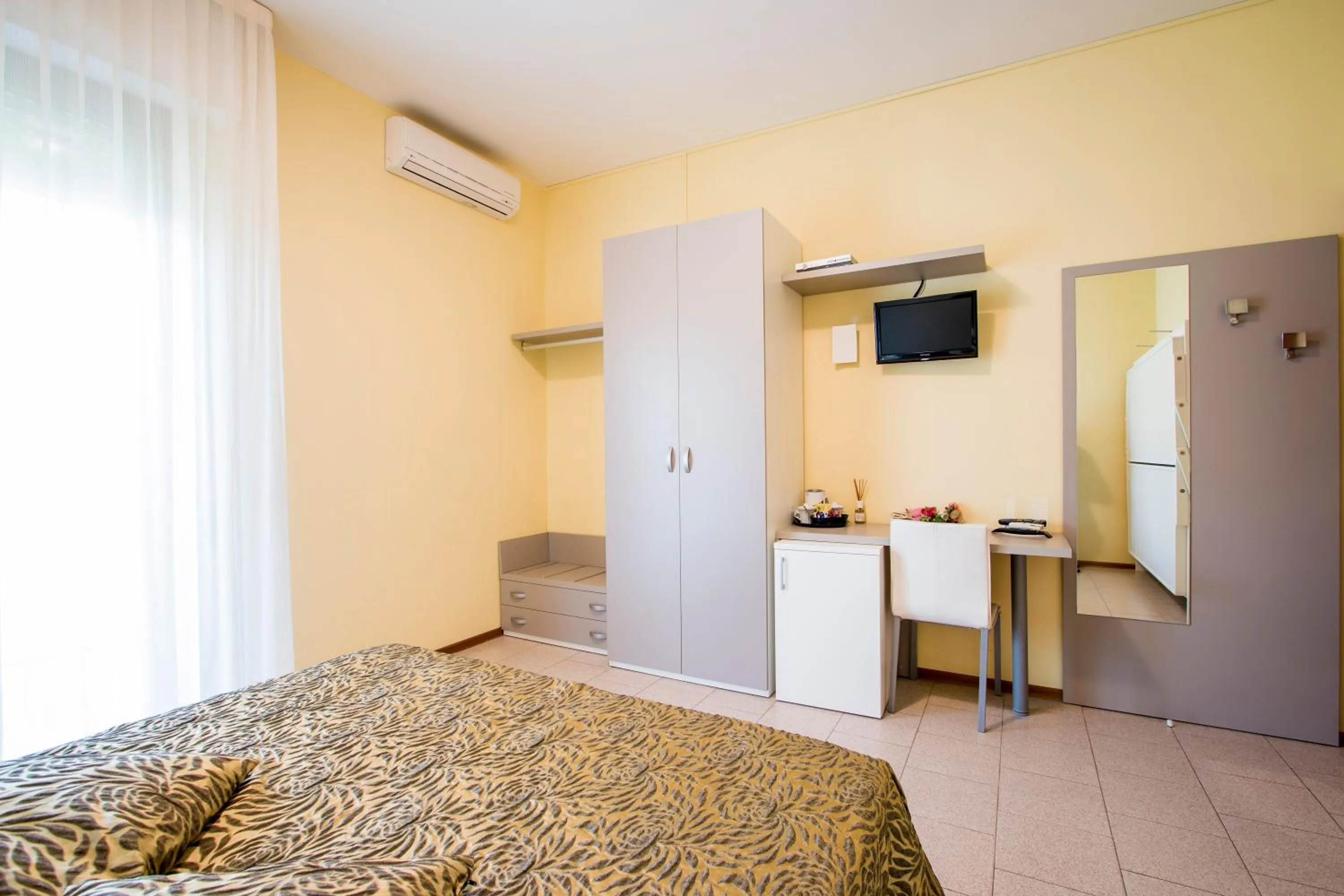 Photo of the whole room, Bed in Hotel Deborah