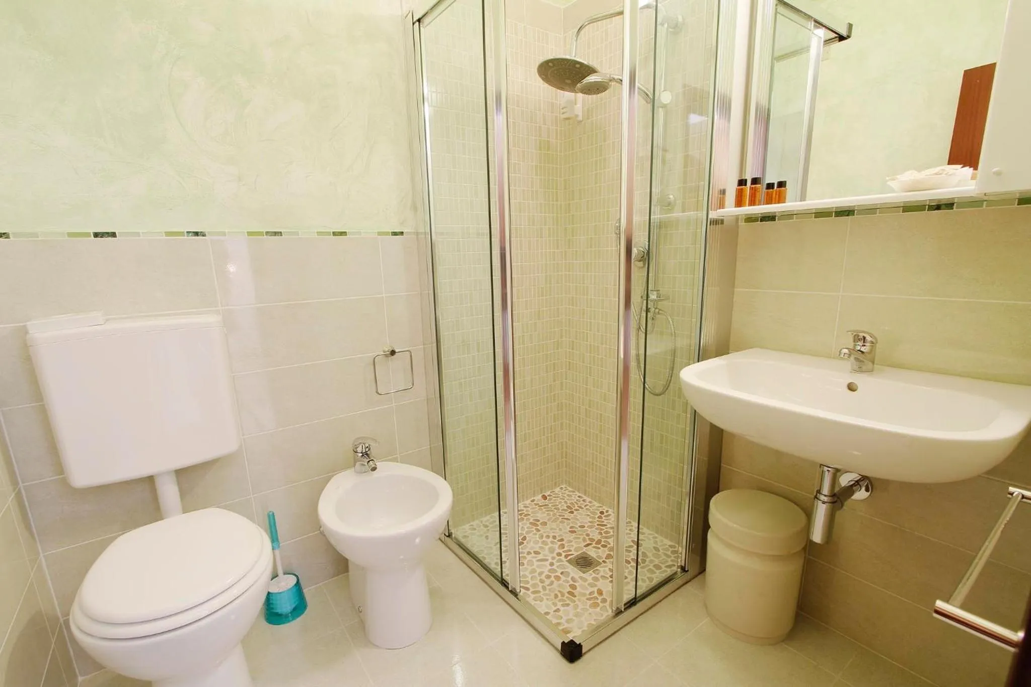 Bathroom in Hotel Deborah