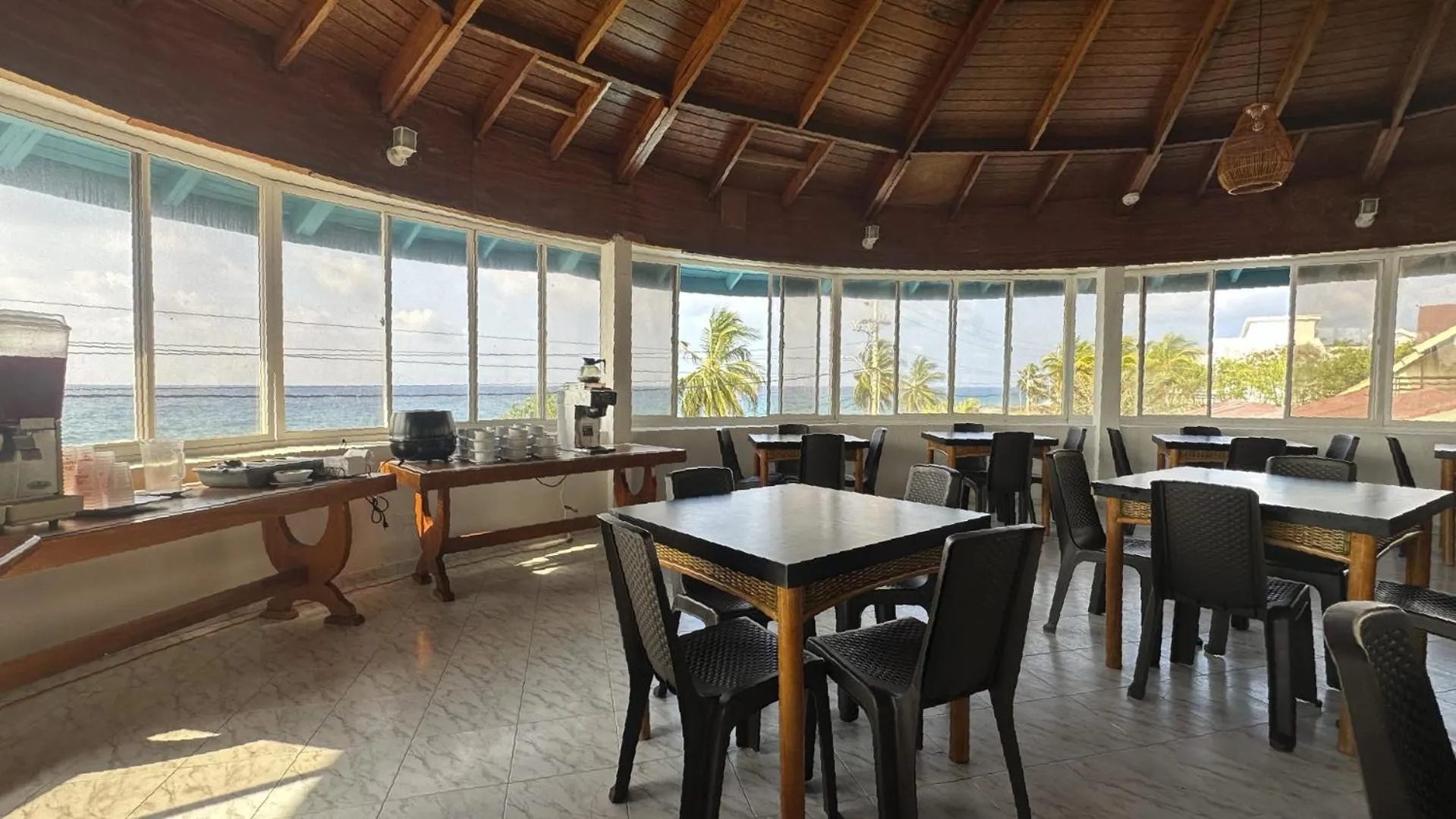 Restaurant/places to eat in Hotel Blue Reef by On vacation