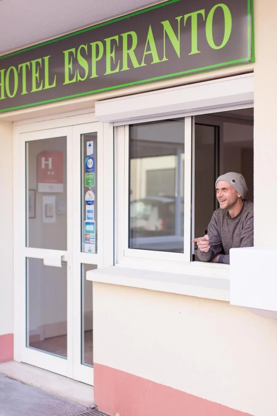 Facade/entrance in Esperanto