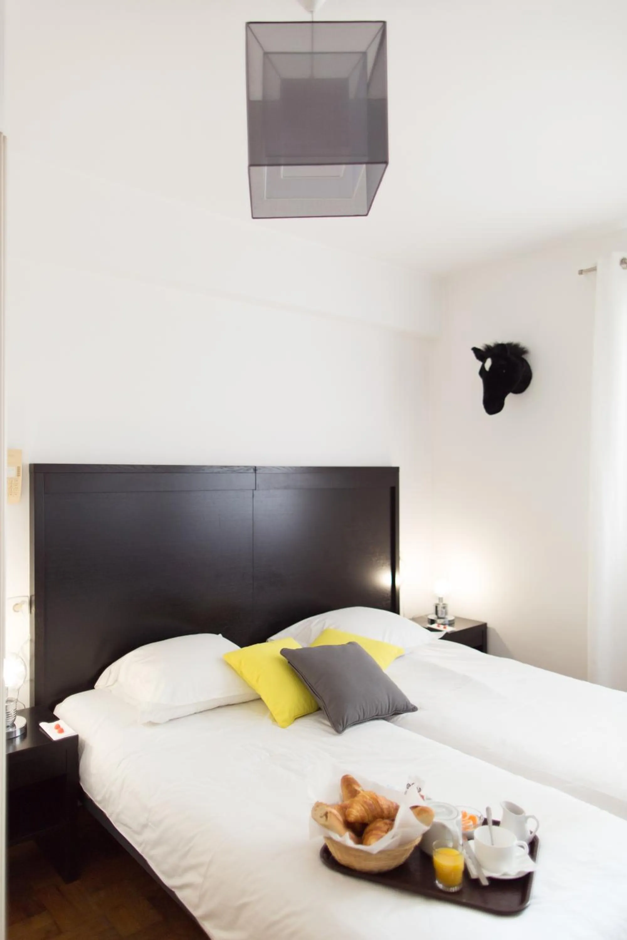 Bedroom, Bed in Esperanto