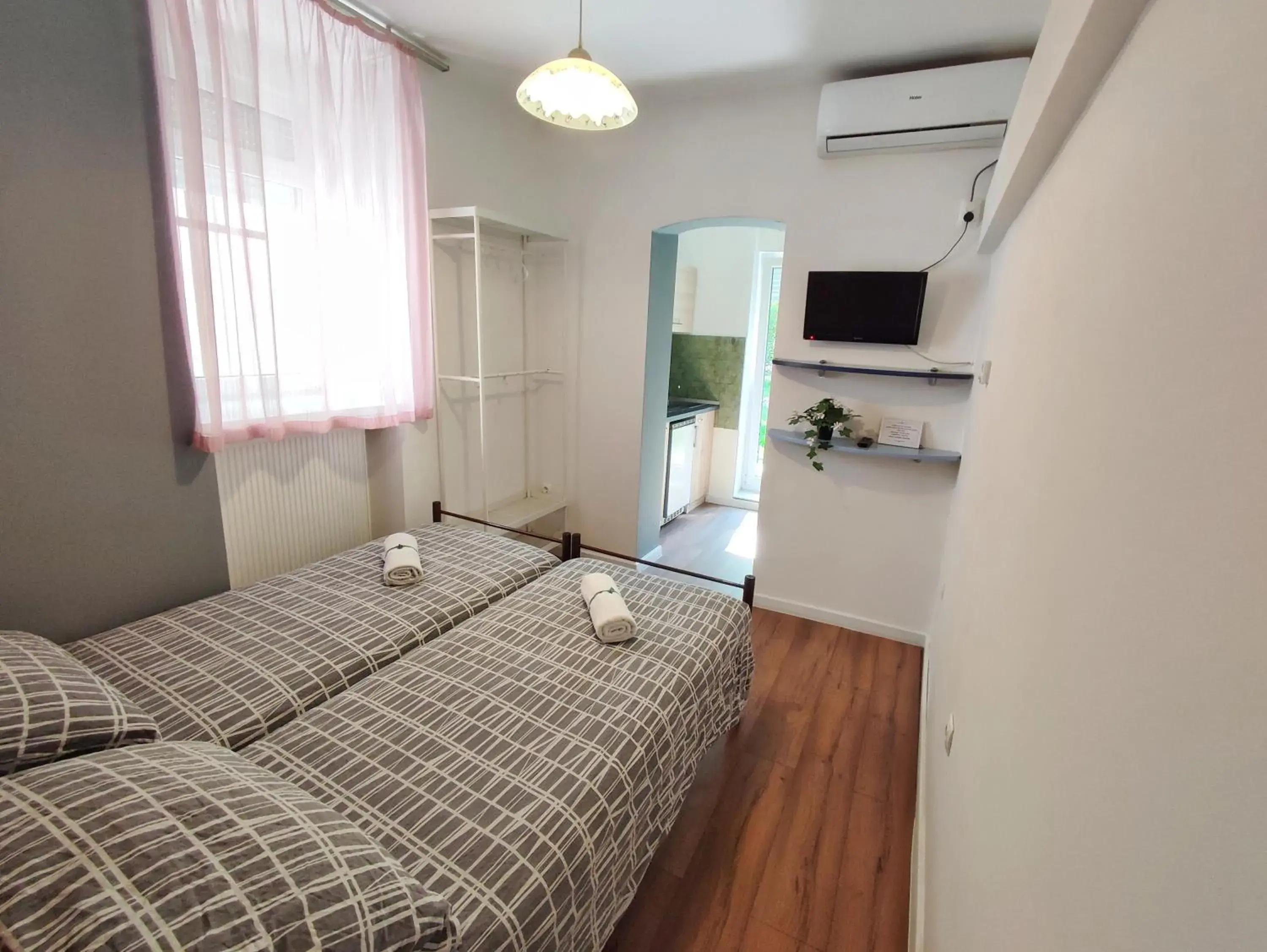 Double Room with Private Bathroom in Hostel Temza Double Room with Private Bathroom in Hostel Temza