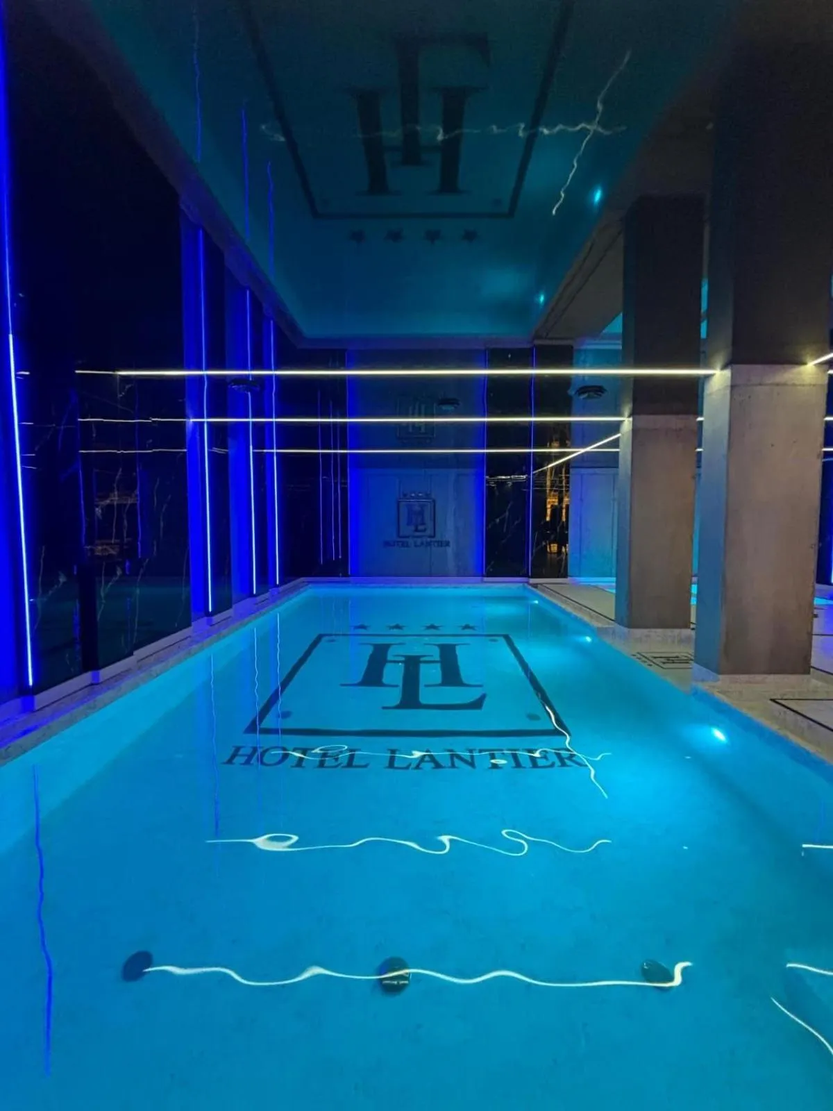 Apartamenty Katowice by Lantier - Swimming Pool Zone