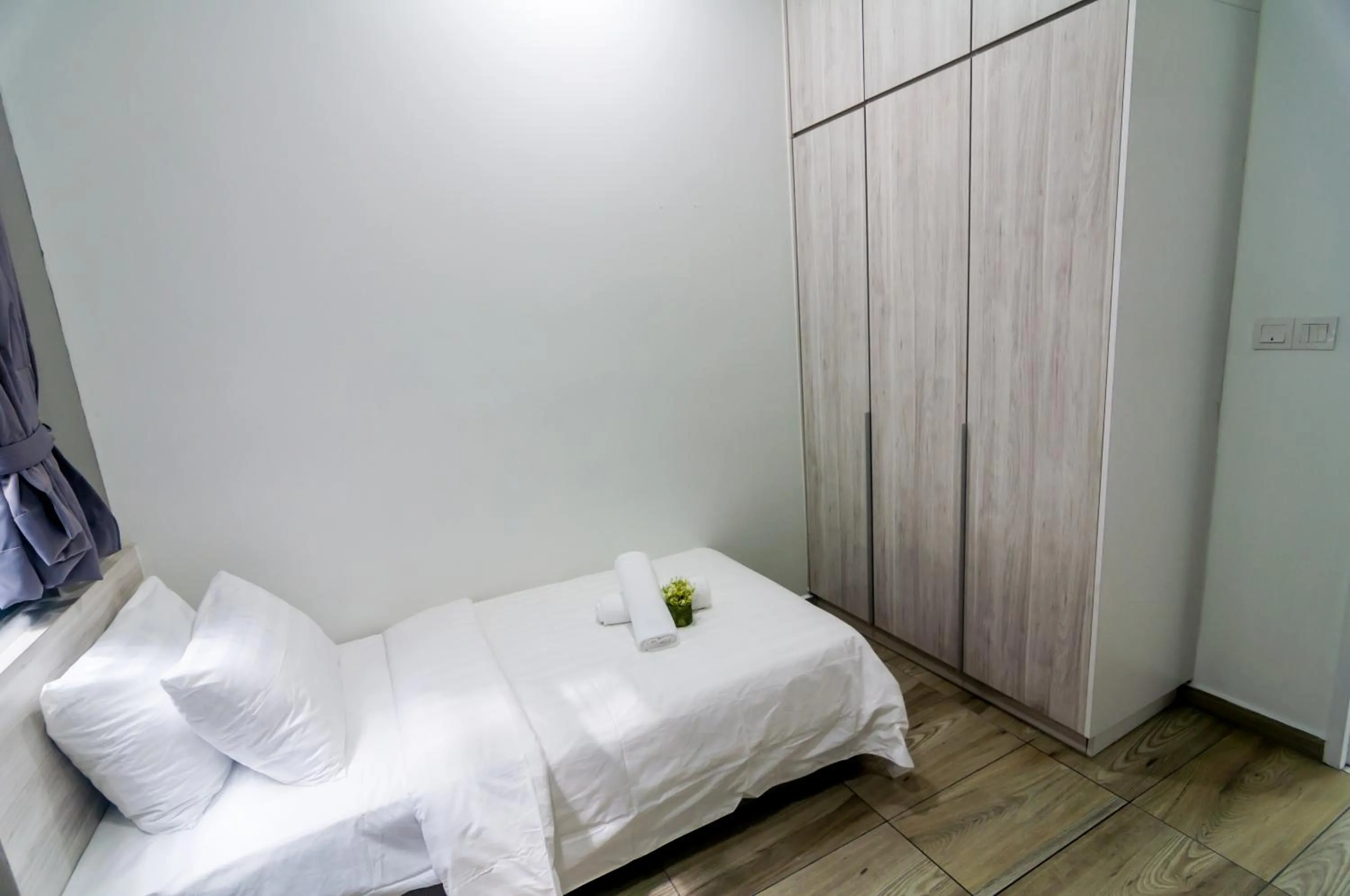 Bed in Kenwingston Square Garden By IdealHub