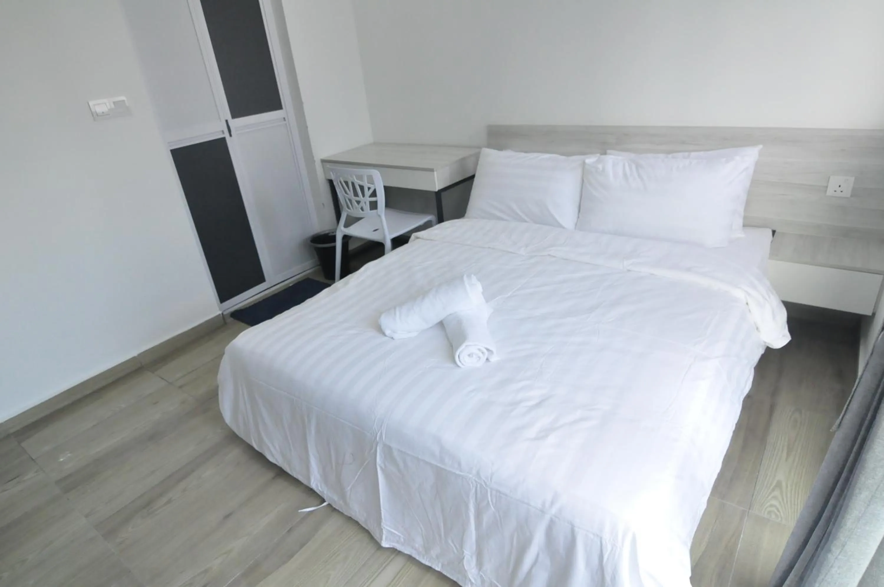 Bed in Kenwingston Square Garden By IdealHub