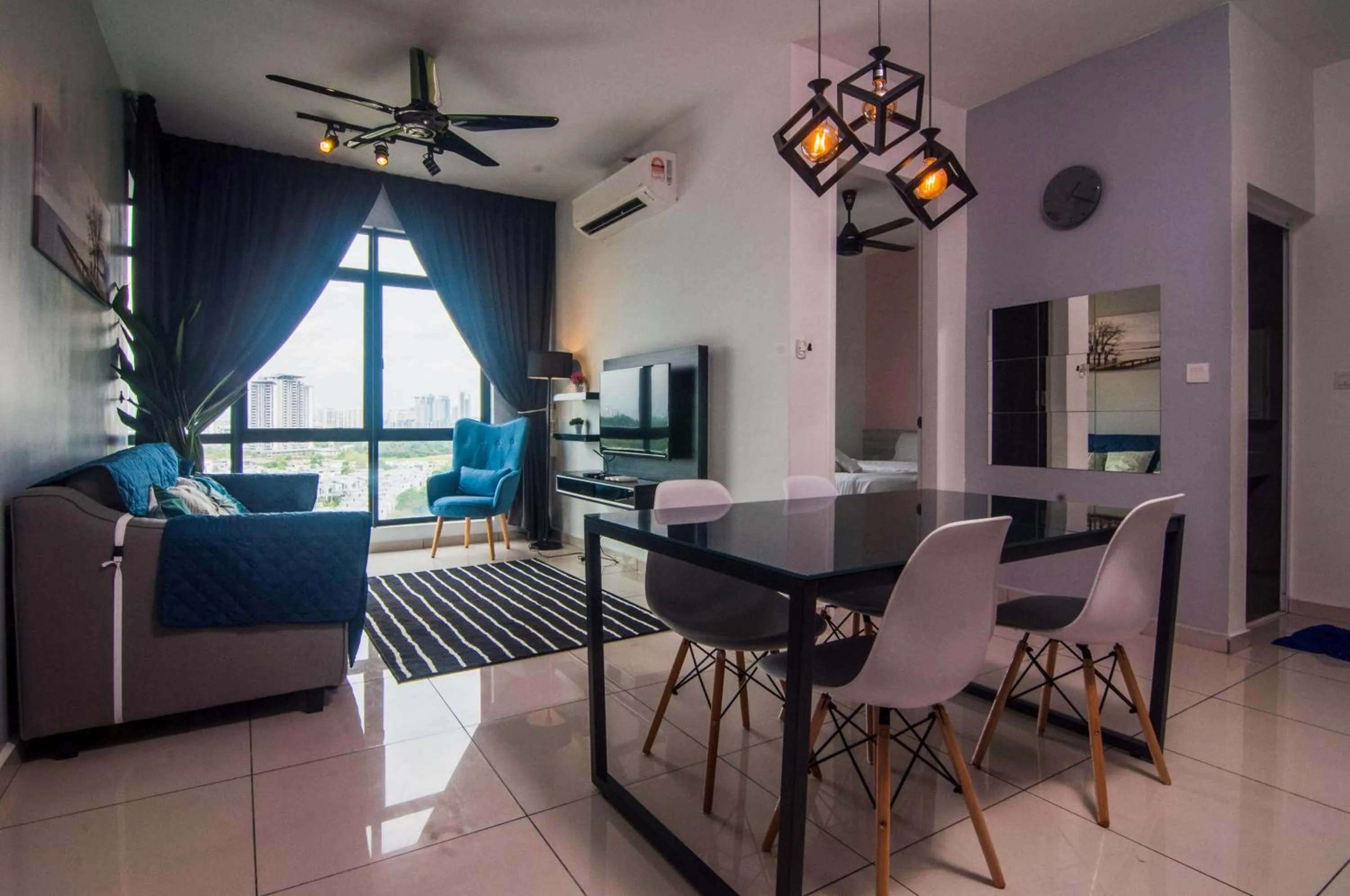 Kenwingston Square Garden By IdealHub