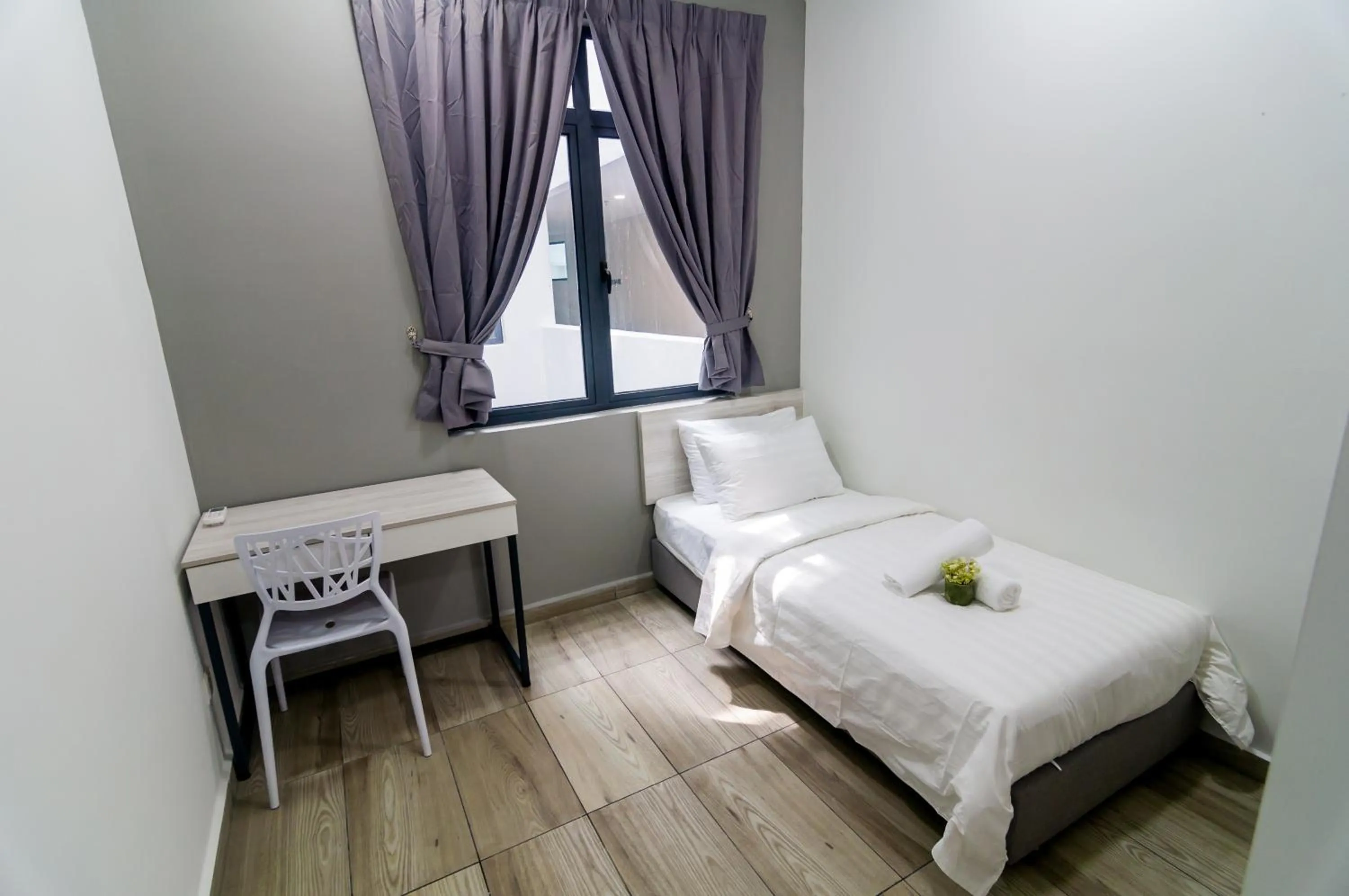 Bed in Kenwingston Square Garden By IdealHub