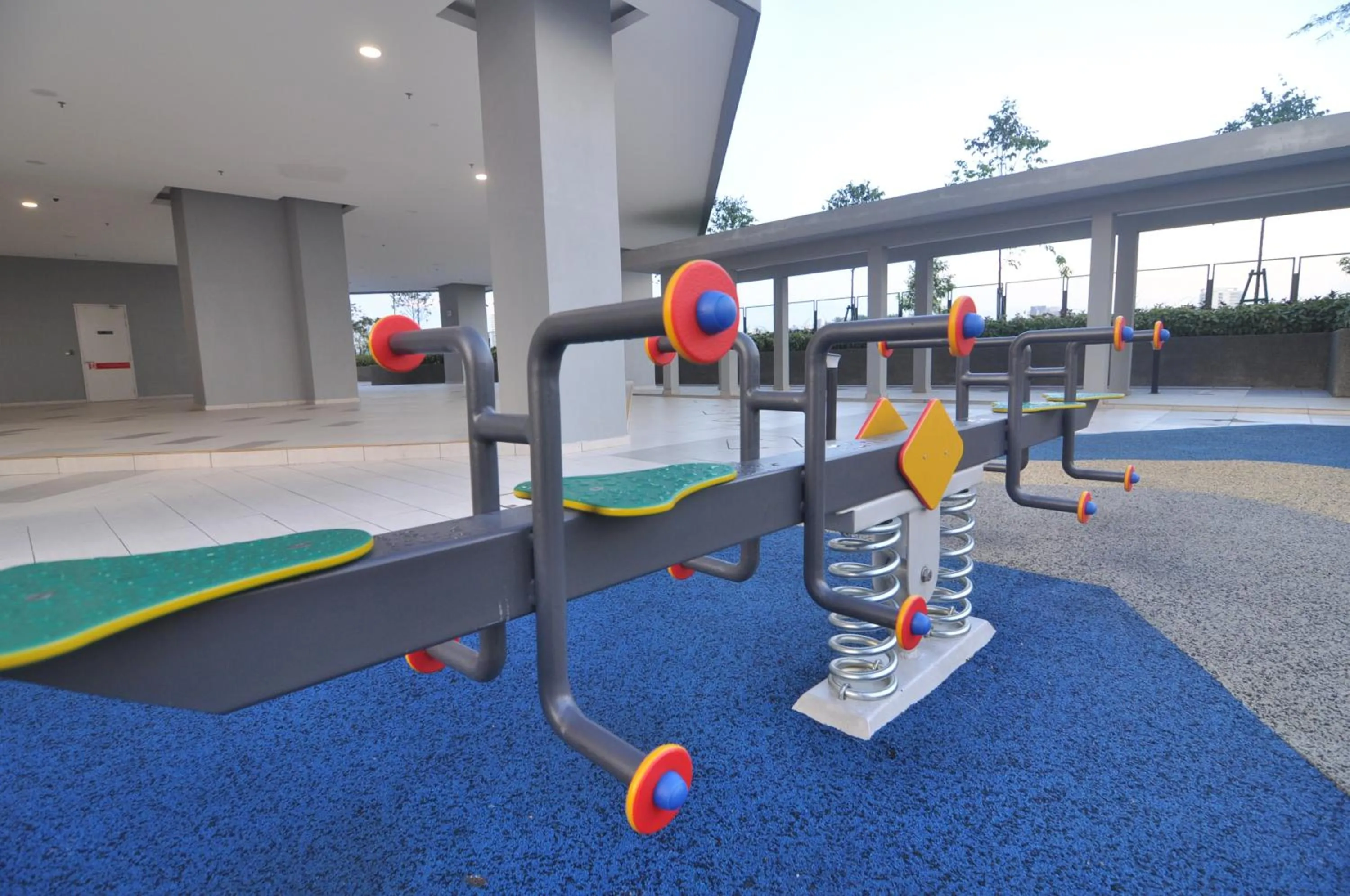 Kenwingston Square Garden By IdealHub